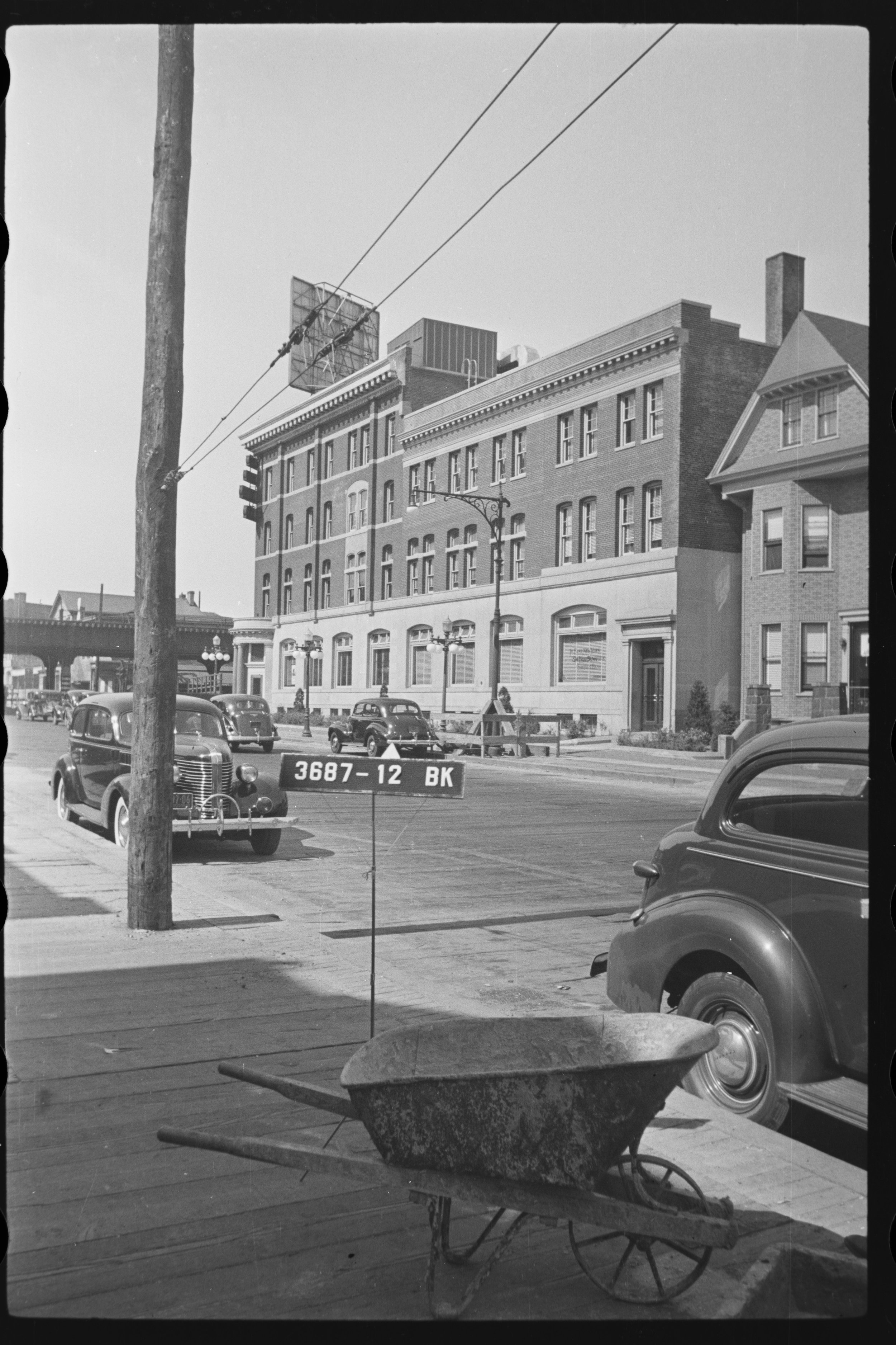 The historic East New York Savings Bank was built in 1889. 1940s Tax Photo Collection, NYC Municipal Archives.