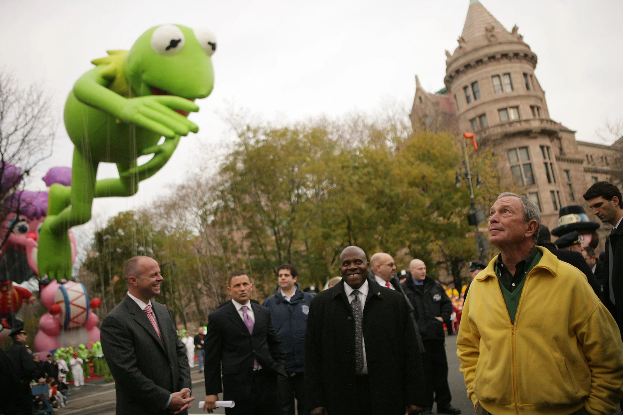 Mayor Michael Bloomberg with Kermit the Frog and security staff, Thanksgiving, November 26, 2009. Mayor Bloomberg Collection, NYC Municipal Archives.