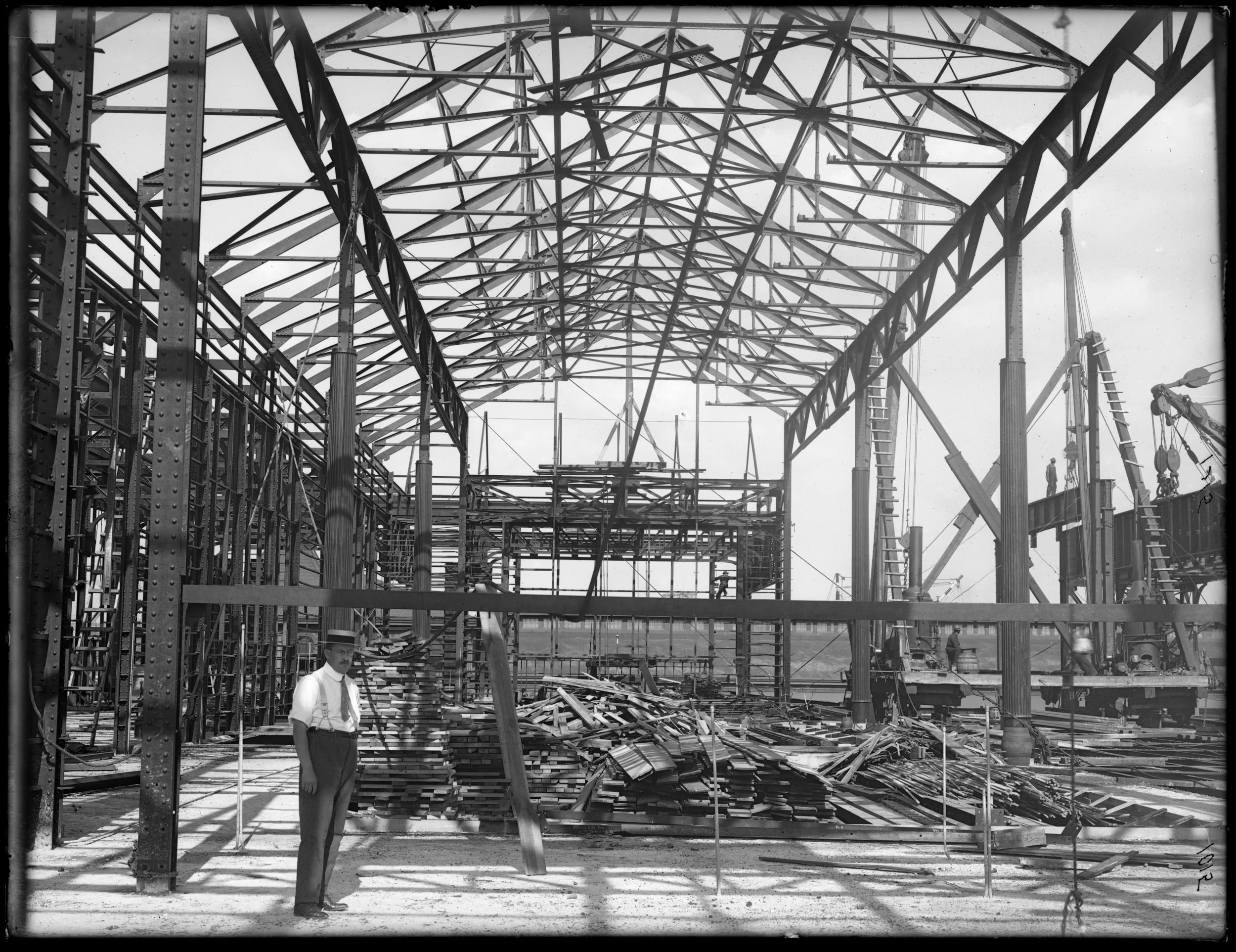 Construction of the 39th Street Ferry House, 1908. The second ferry route to be acquired by the City was the Whitehall Street-39th Street (Brooklyn) route that it took over from The New York and South Brooklyn Ferry and Transportation Company in 1906. Department of Dock and Ferries photographs. NYC Municipal Archives.