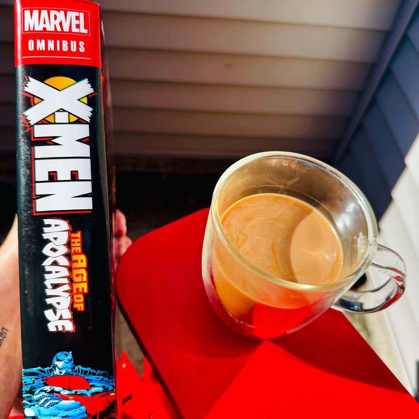 A wee bit of light reading to kick off this sunny Saturday morning. ☕️☀️
#TheAgeOfApocalypse #ComicsAndCoffee 
@marvel
