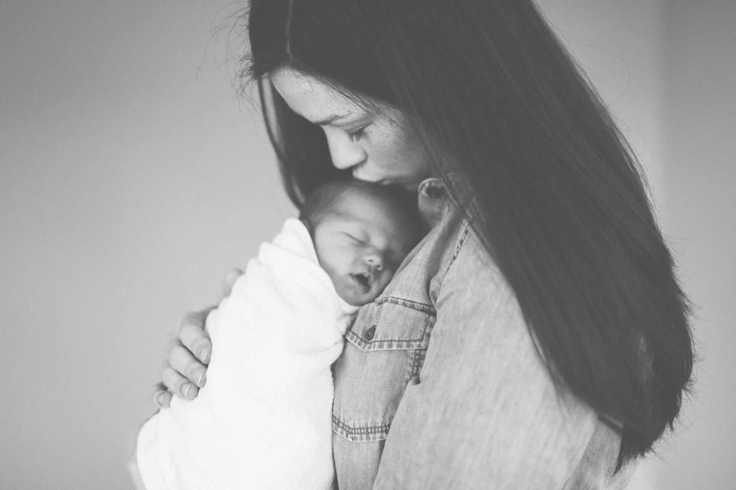 2018.05.23_EleanorNicholas_Newborn_Starks-0054.jpg