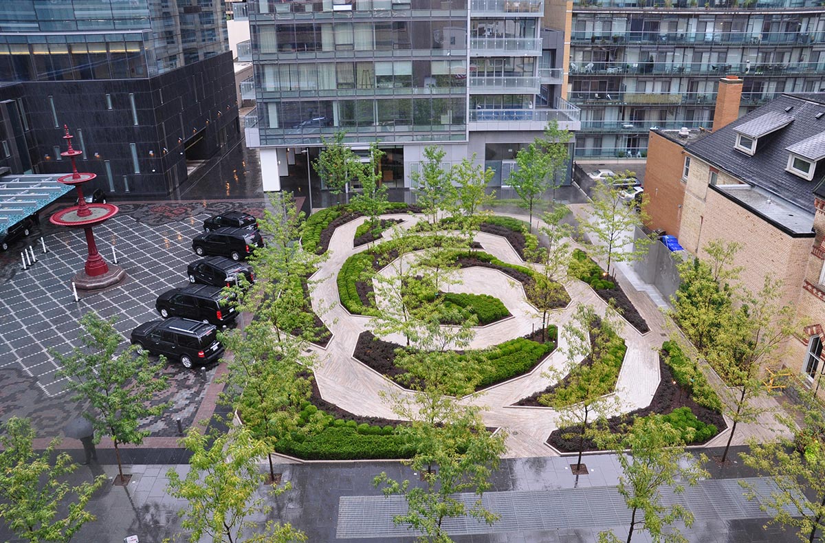 Four Seasons Hotel and Residences. Photo by Claude Cormier + Associes.