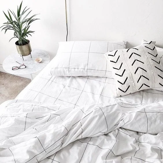 Balck + White Grid Pattern Bedding 