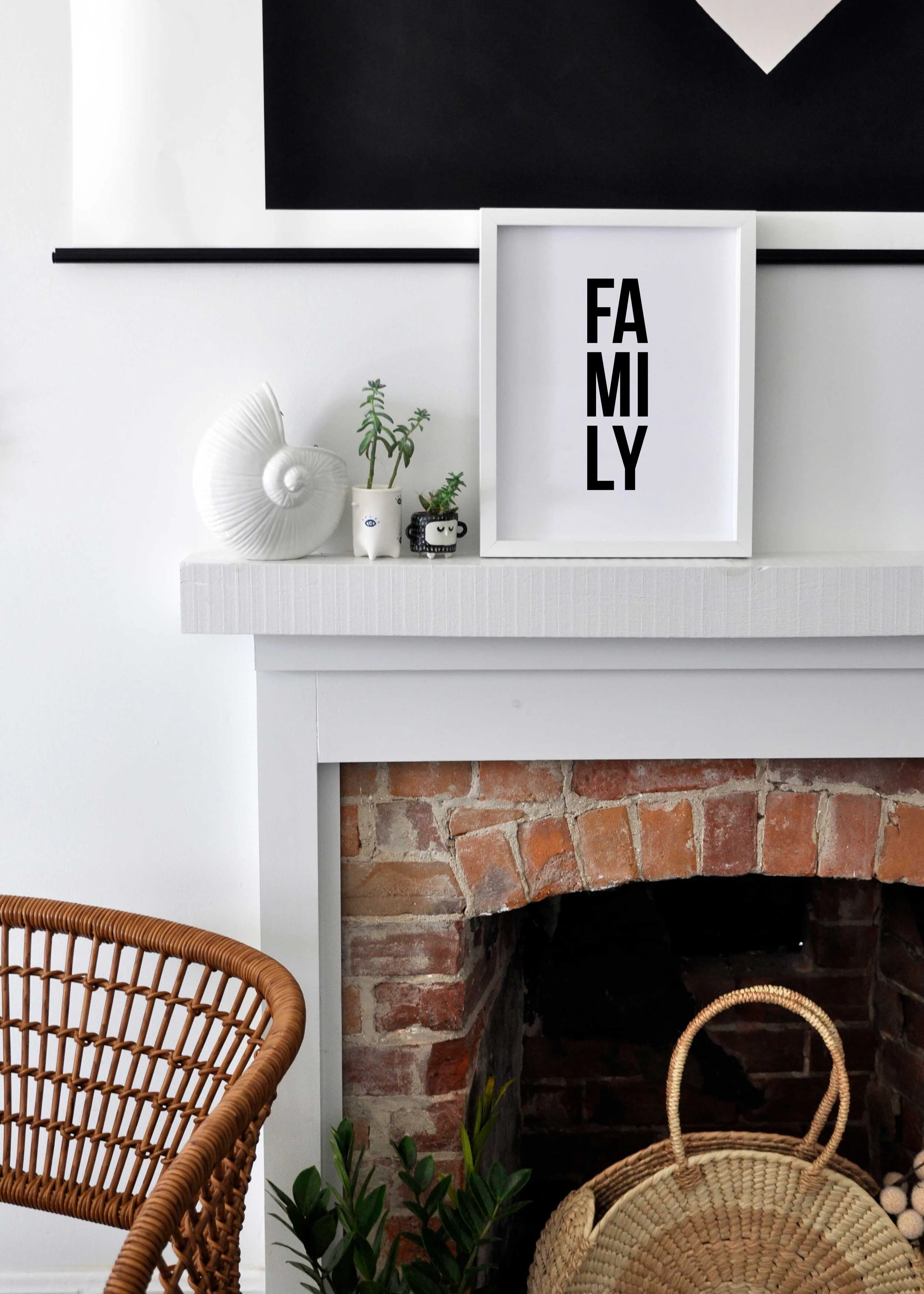 SMC-FAMILY-AP-FRAMED-LIVINGROOM.jpg