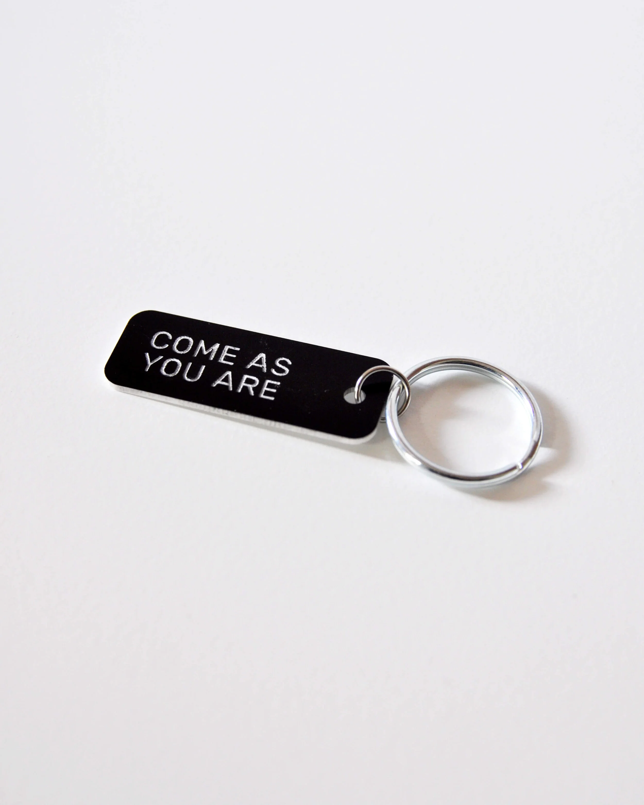 SMC-COMEASYOUARE-KEYTAG-BLACK-HANGING.JPG