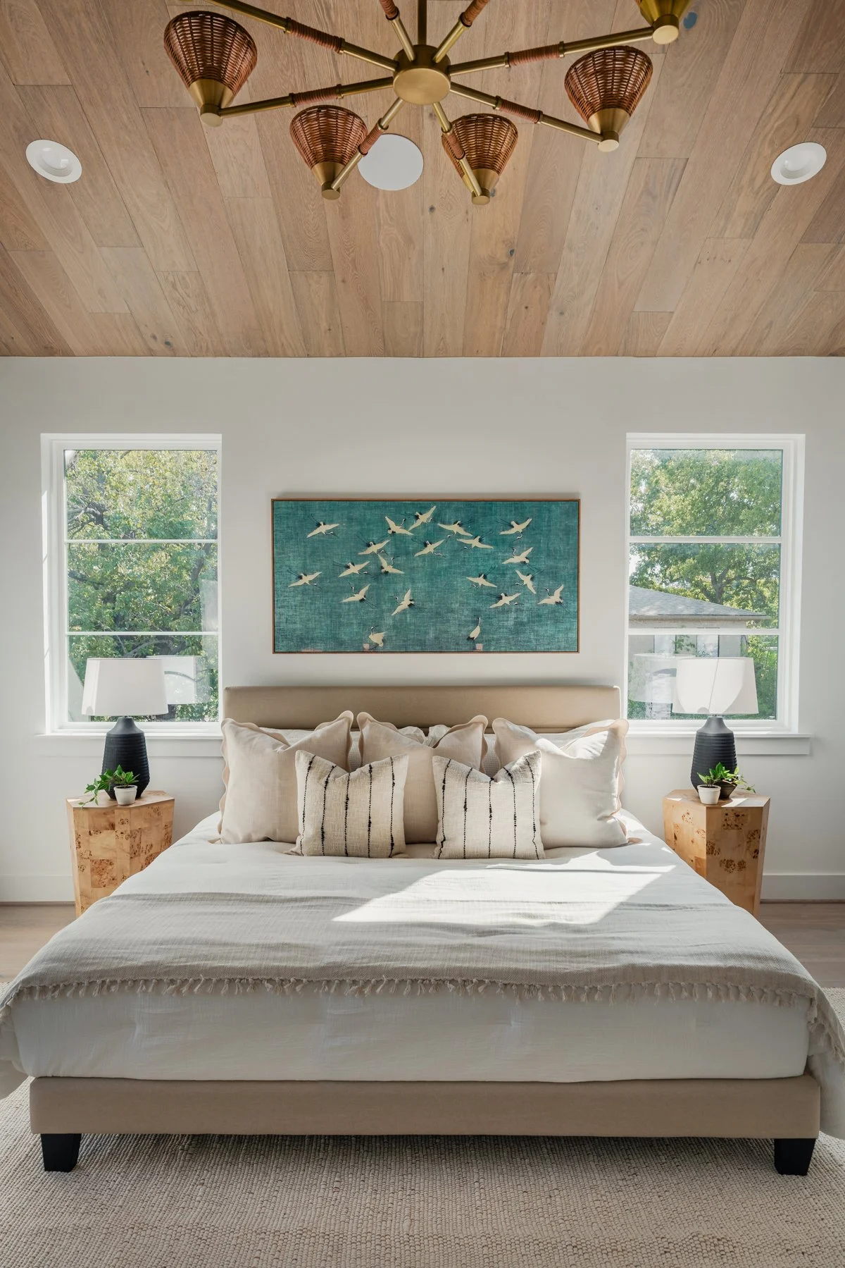 e-lake-highlands-primary-bedroom-web-2.jpg