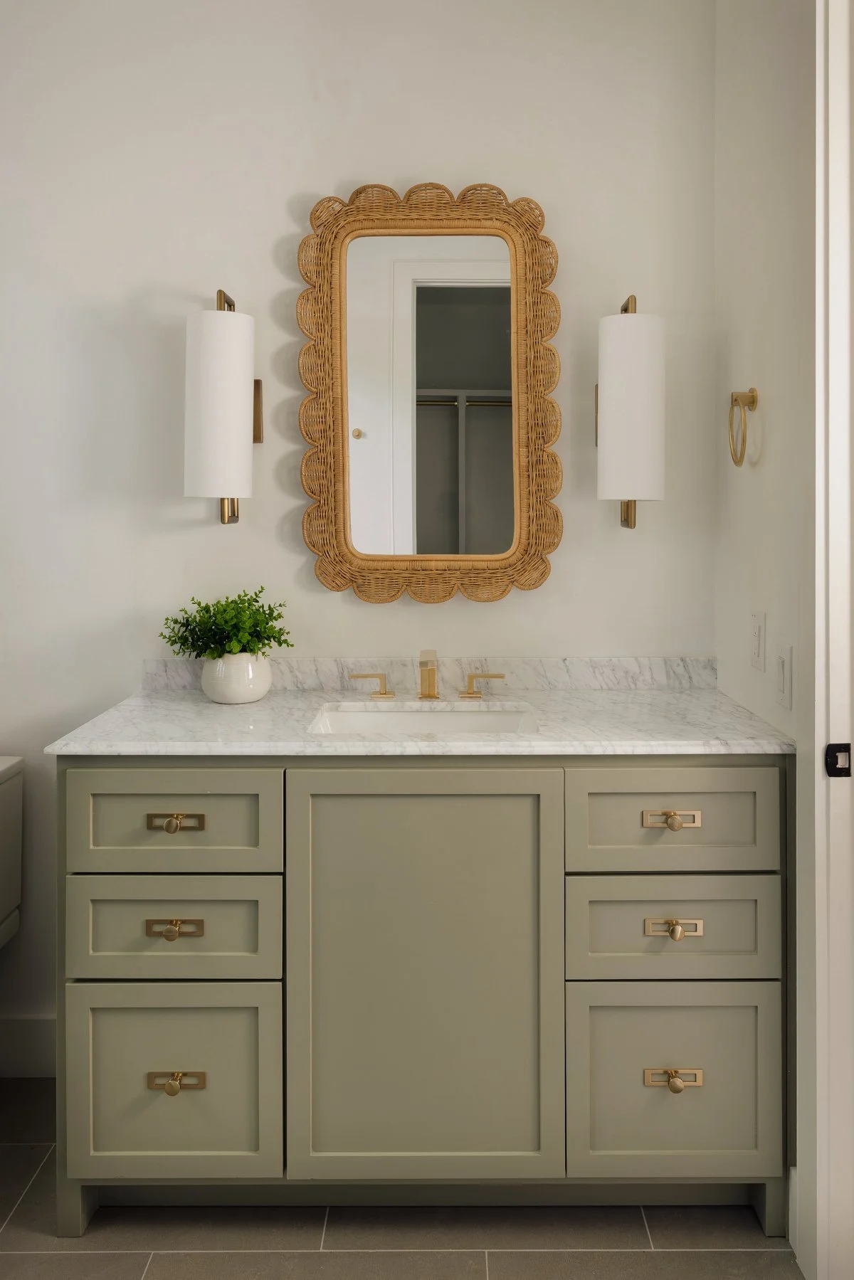e-lake-highlands-bathroom-new-1.jpg