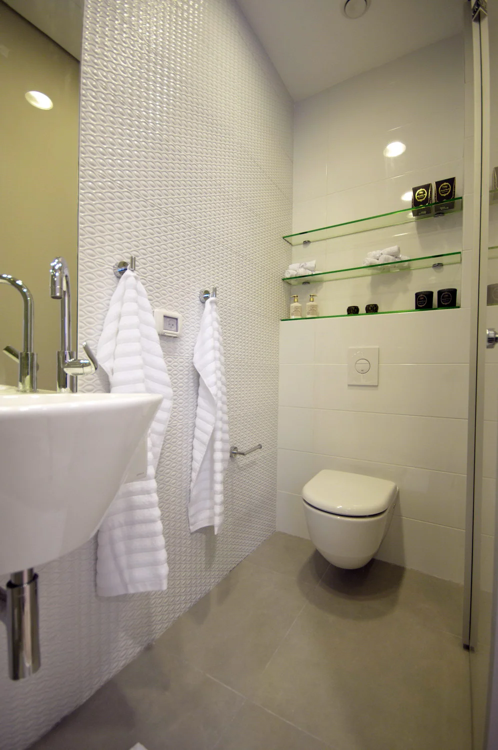 BATH3.jpg
