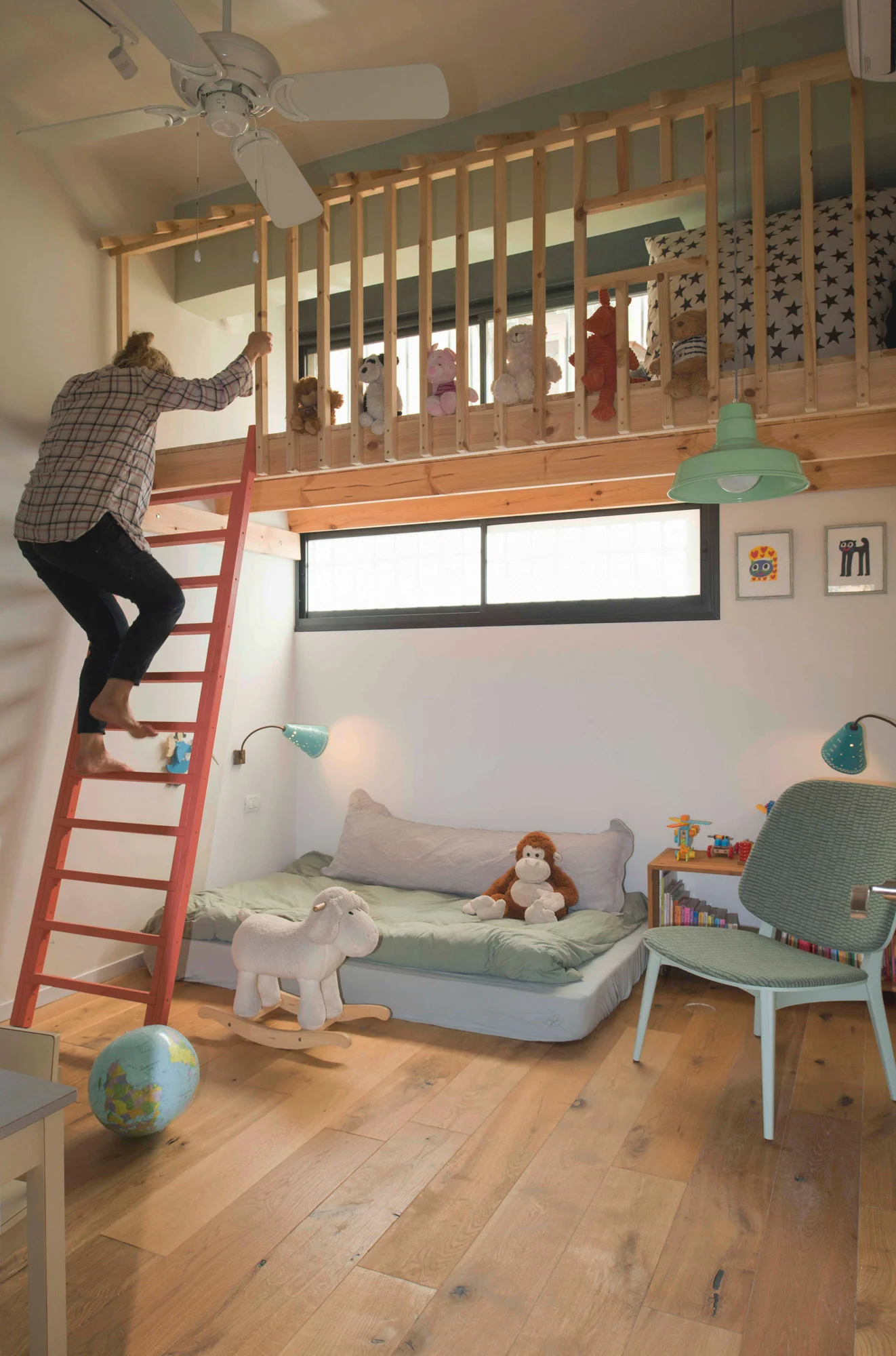 noam-bedroom.jpg