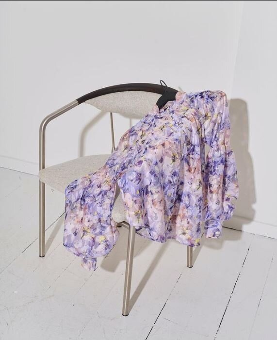 The SCILLA LILLY BLOUSE from the new @bruunsbazaar AUTUMN22 collection 💜🌸🤍

#bruunsbazaar #mybruunsbazaar #autumn22 #fashion #style #newin