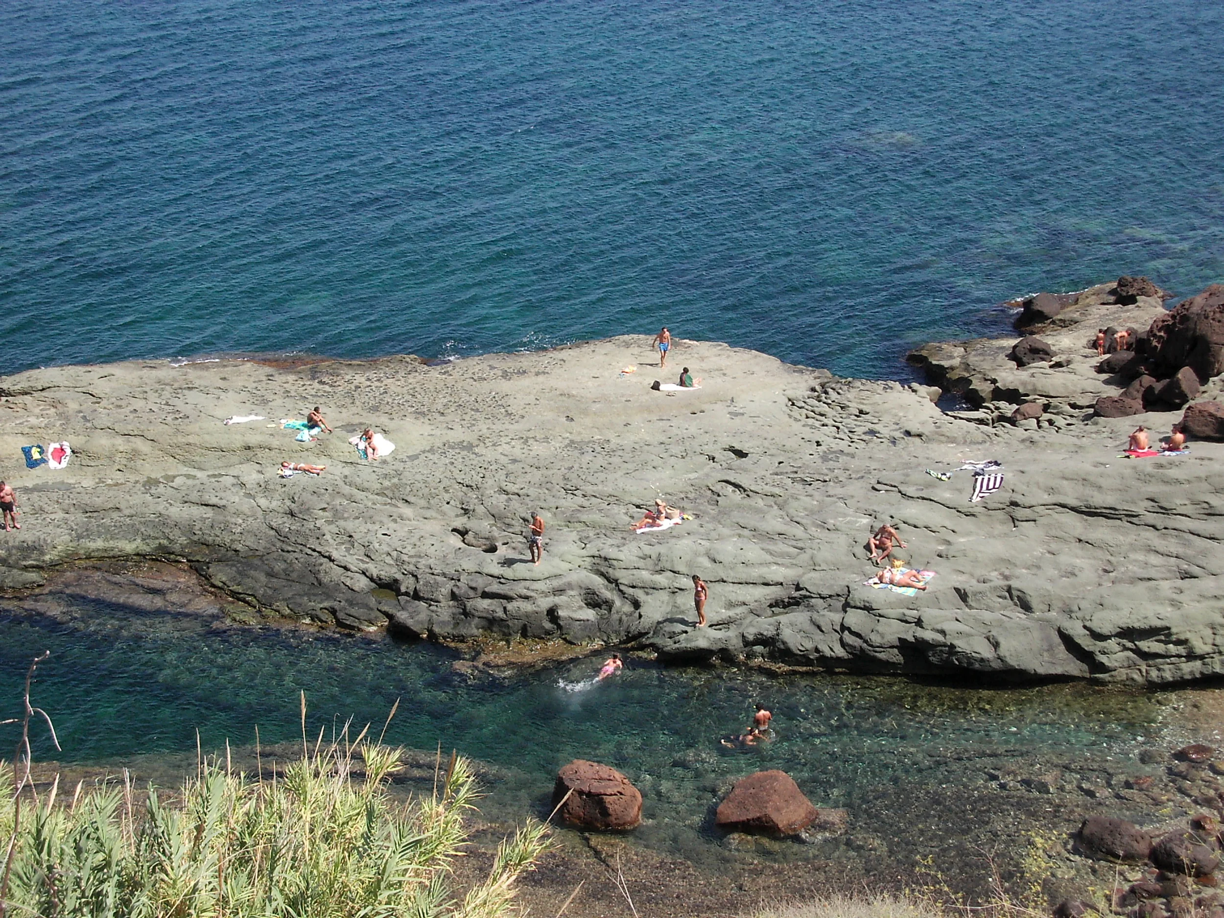Klippe am Meer Sardinien