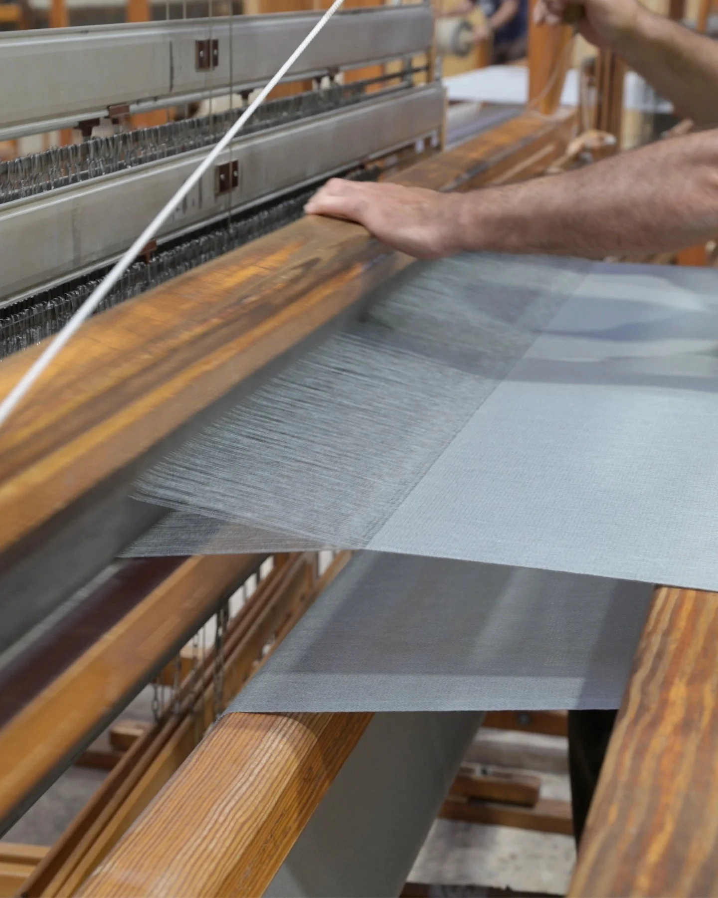 Ekte h&aring;ndverk. @teixidors er en vernet bedrift i Catalonia, som bruker tradisjonelle vevsstoler i tre n&aring;r de vever. Resultatet blir forseggjorte tekstiler i ull, lin og silke. #teixidors