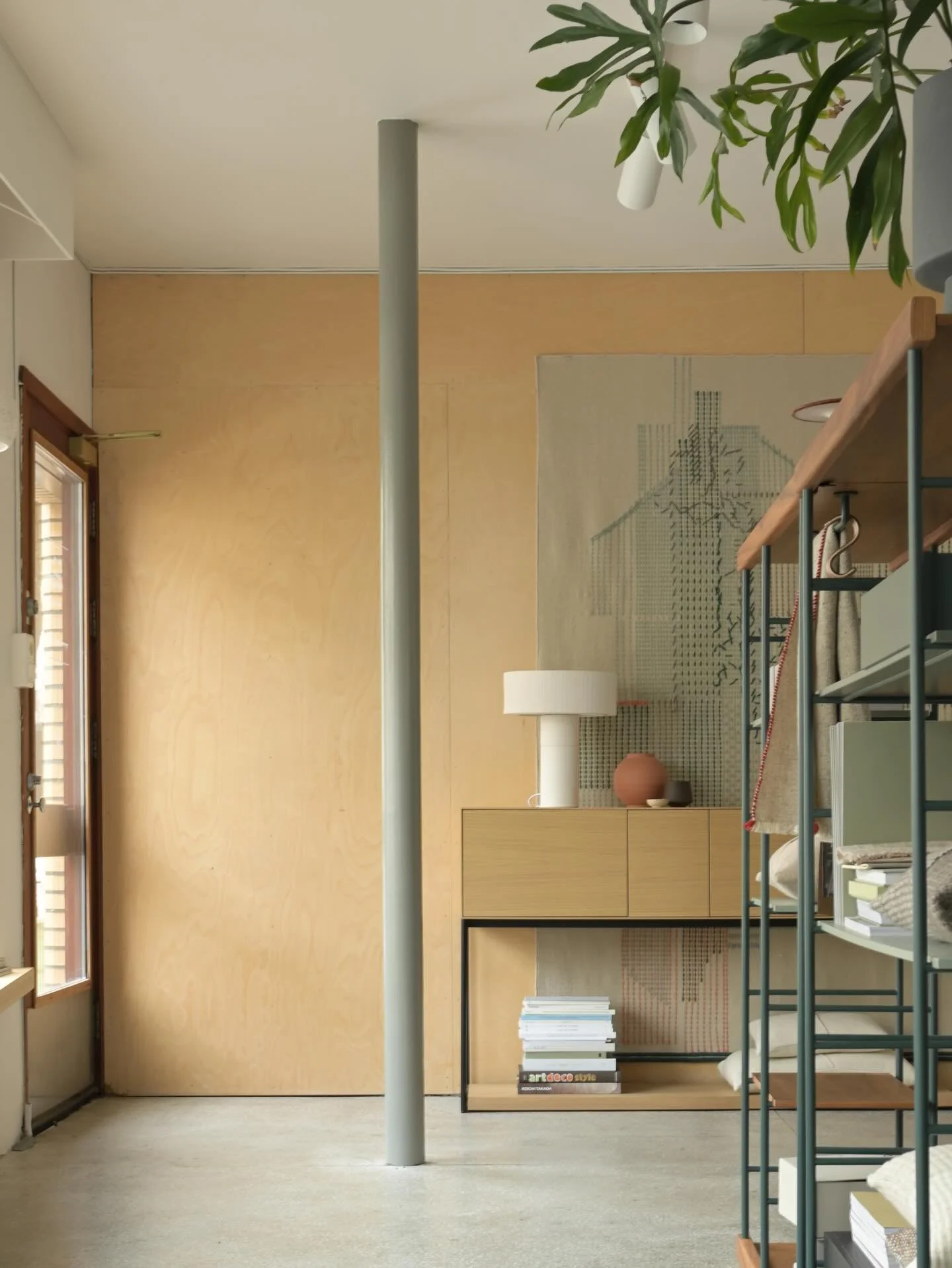 Lighter days and creative work in the office - after a good week of family time on snowy mountains in the west. 

#backtowork #noesoffice