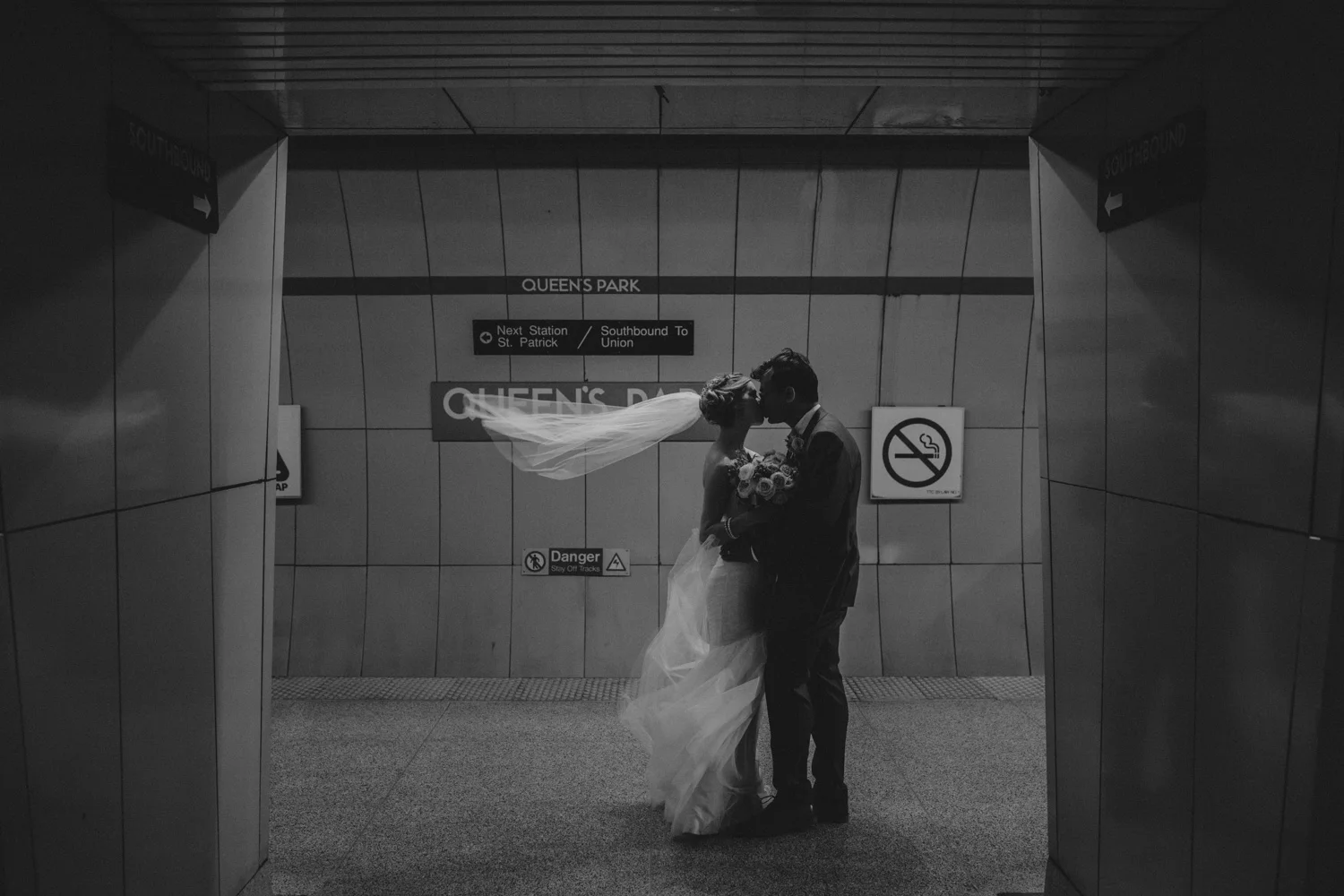 Knox-College-Toronto-wedding-photos-by-Sam-Wong-of-Artanis-Collective_40.jpg