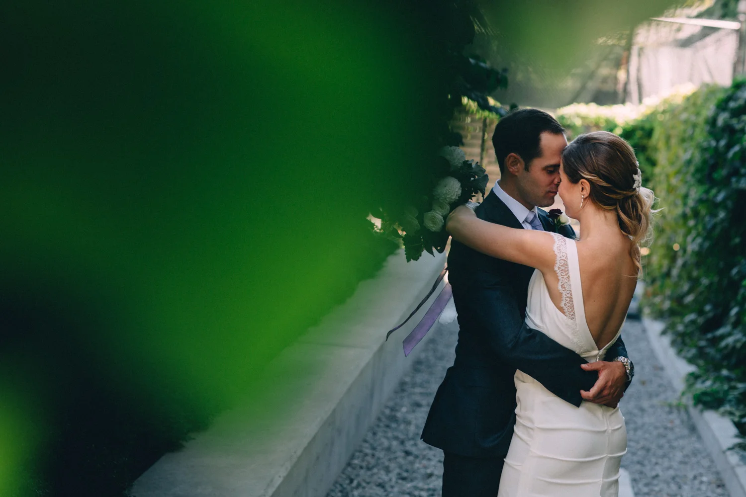 Steam-Whistle-Brewery-wedding-photos-Toronto-wedding-photography-by-Sam-Wong-of-Artanis-Collective_27.jpg