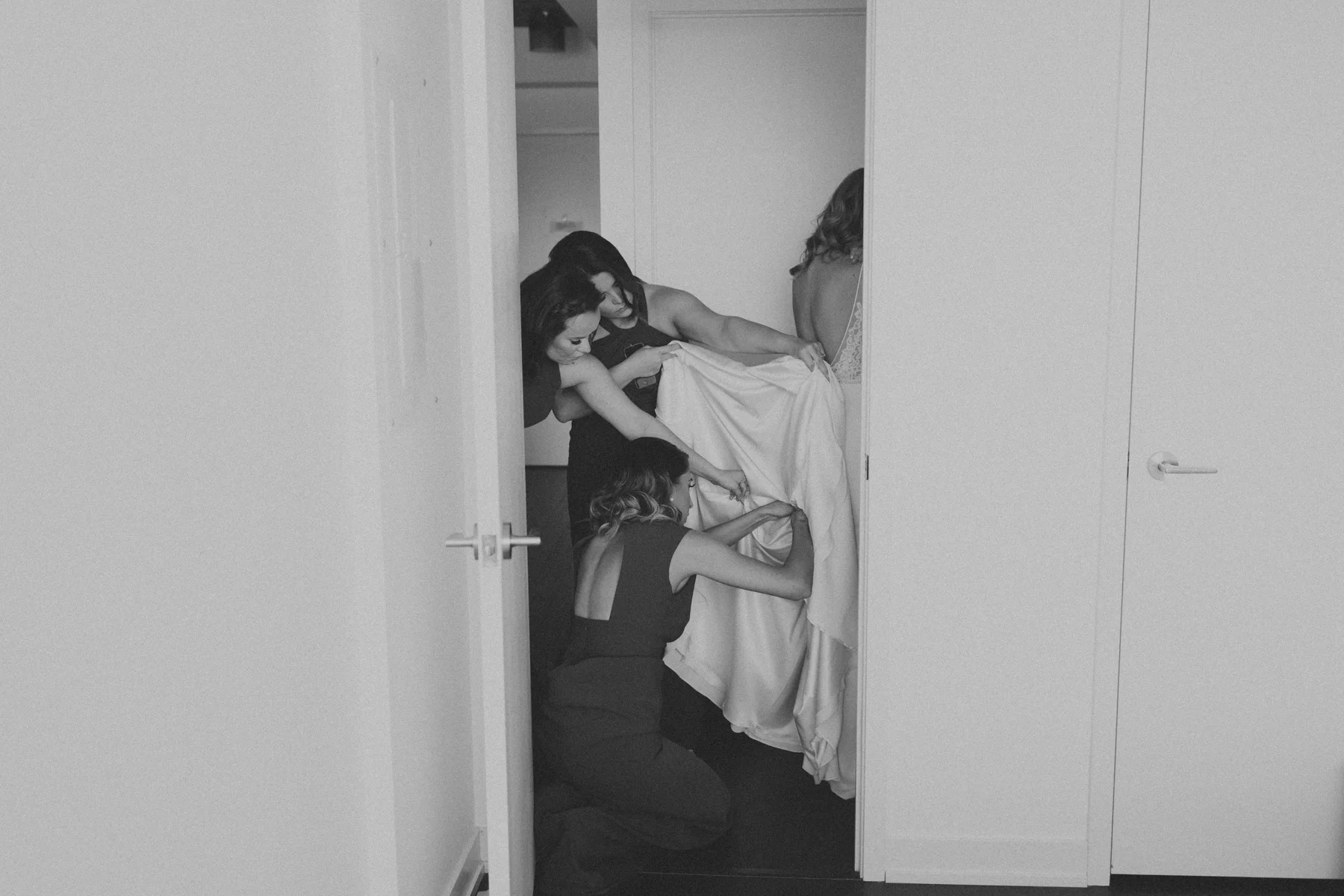 Thompson-Landry-Gallery-wedding-photos-Toronto-by-Sam-Wong-of-Artanis-Collective-Polina-Zarko_0010.jpg