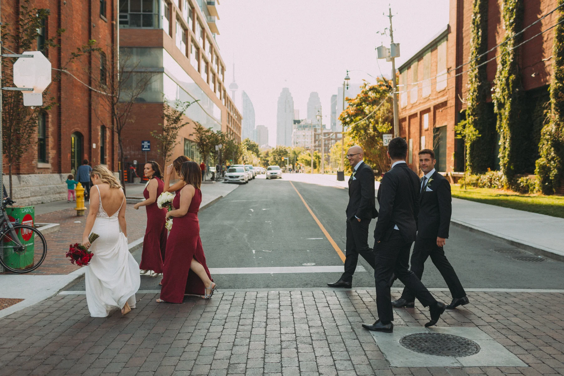 Thompson-Landry-Gallery-wedding-photos-Toronto-by-Sam-Wong-of-Artanis-Collective-Polina-Zarko_0025.jpg