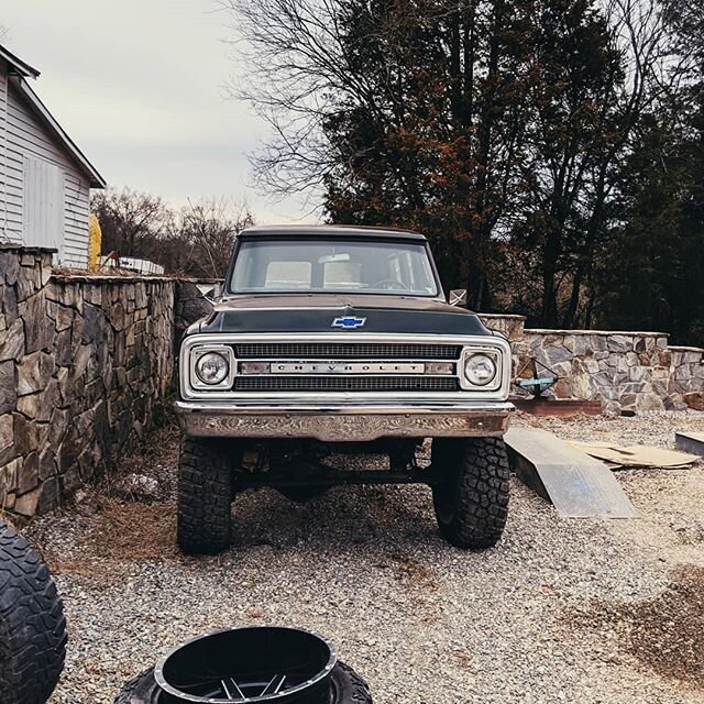 🎶 think I'll pack it in / buy a pick up / take it down to L.A.🎶