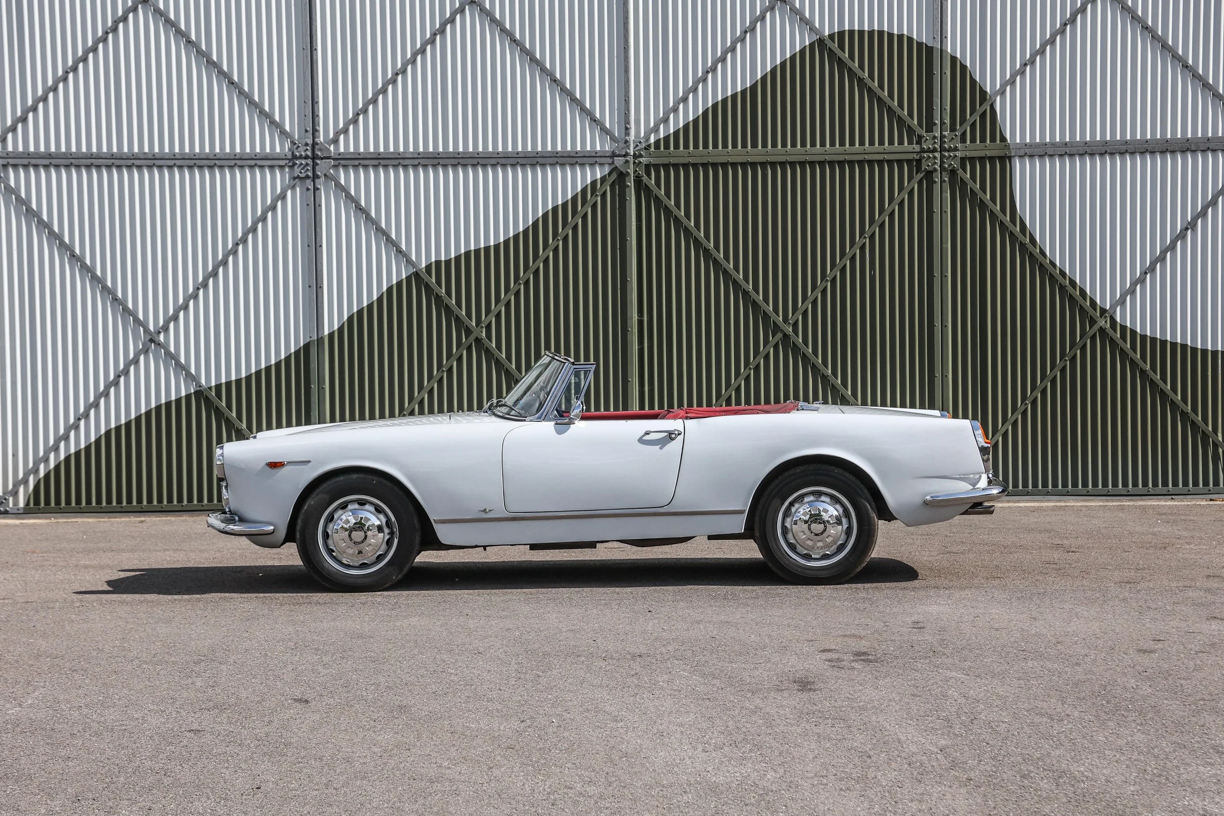 Alfa Romeo 2600-5.jpg
