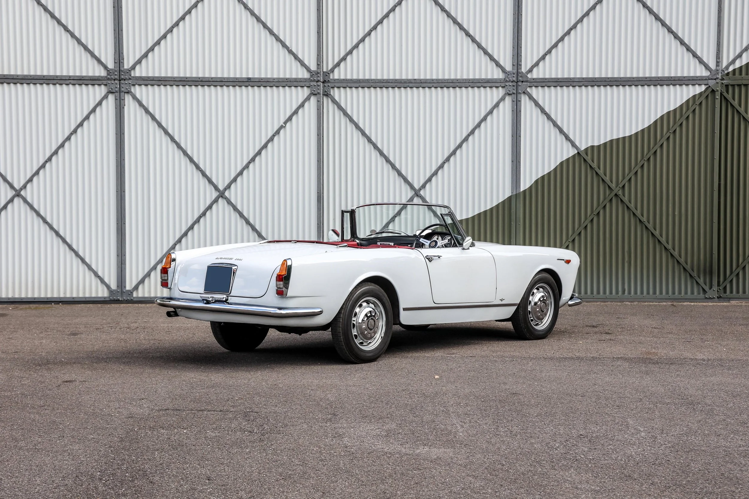 Alfa Romeo 2600-29.jpg
