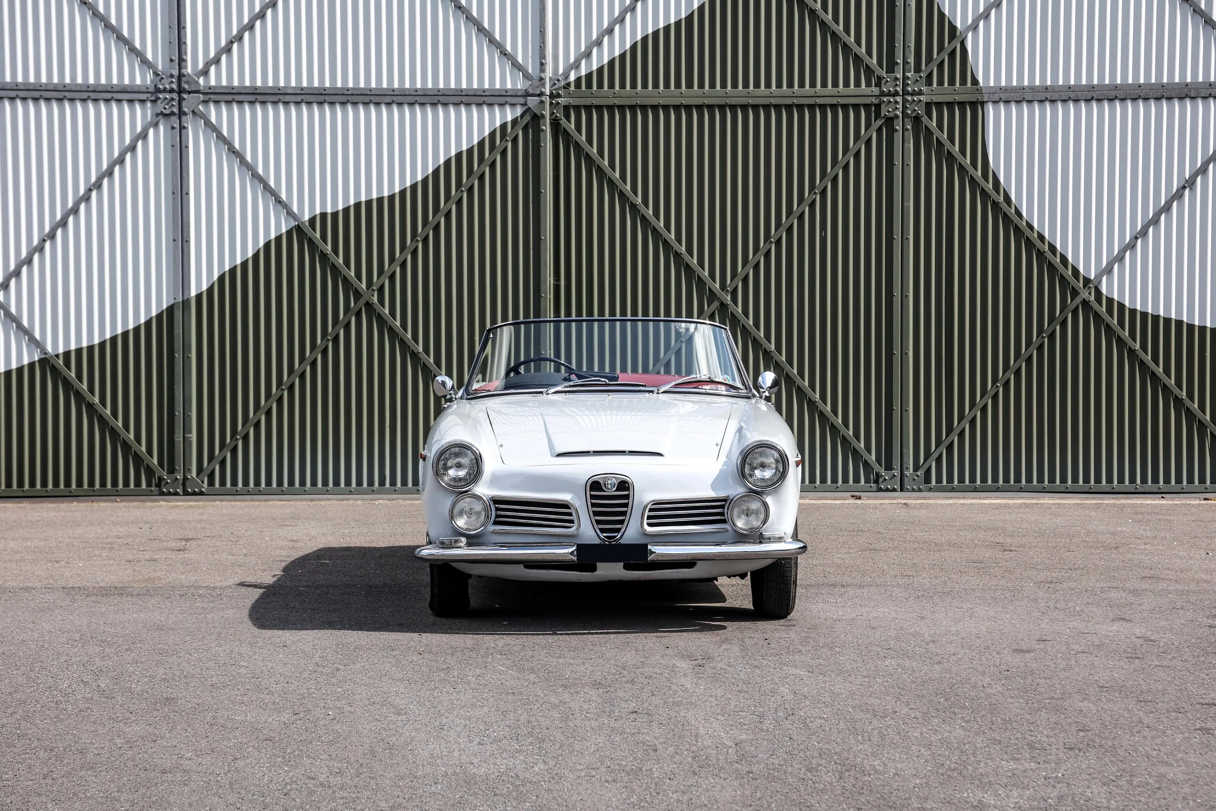 Alfa Romeo 2600-3.jpg