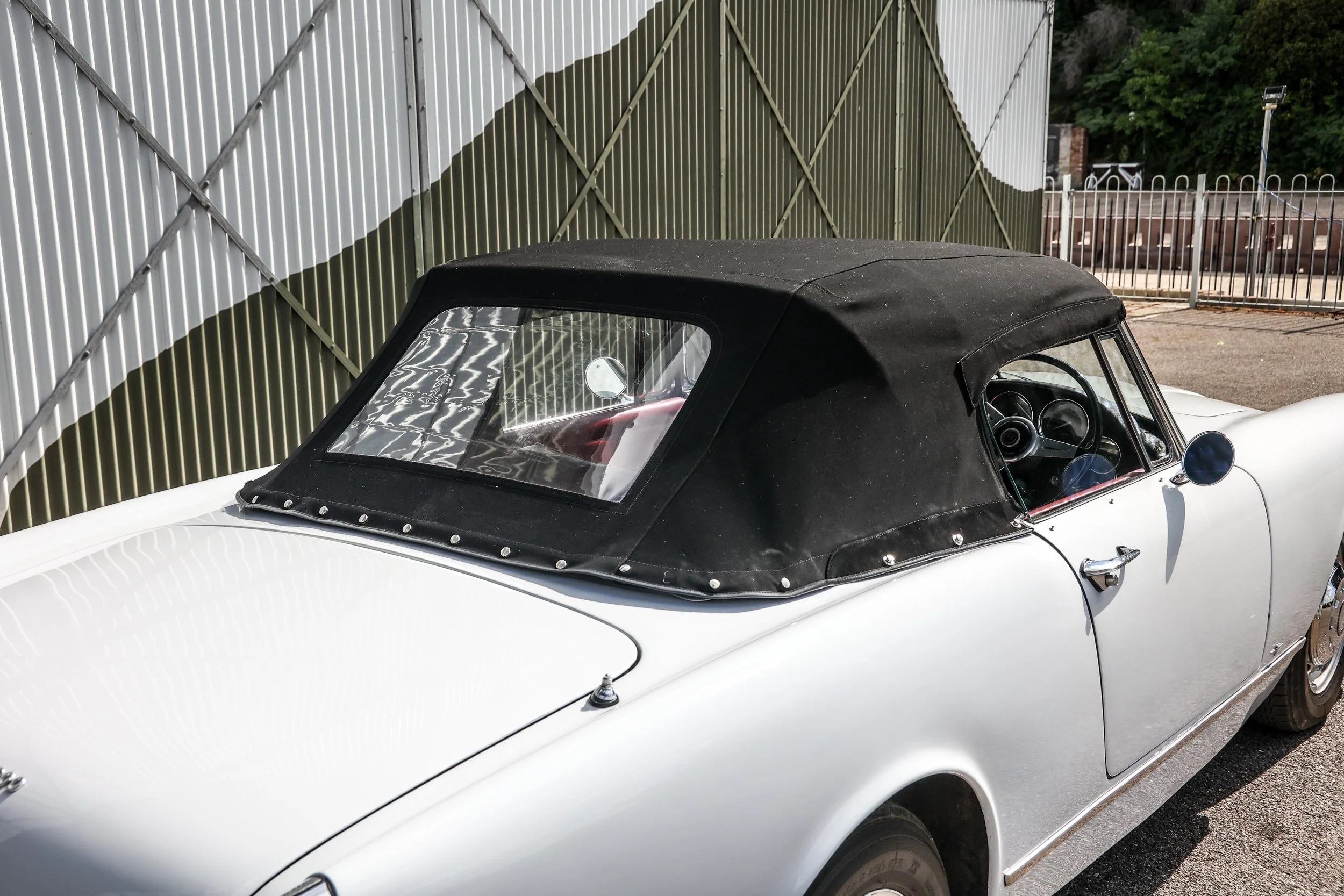 Alfa Romeo 2600-33.jpg