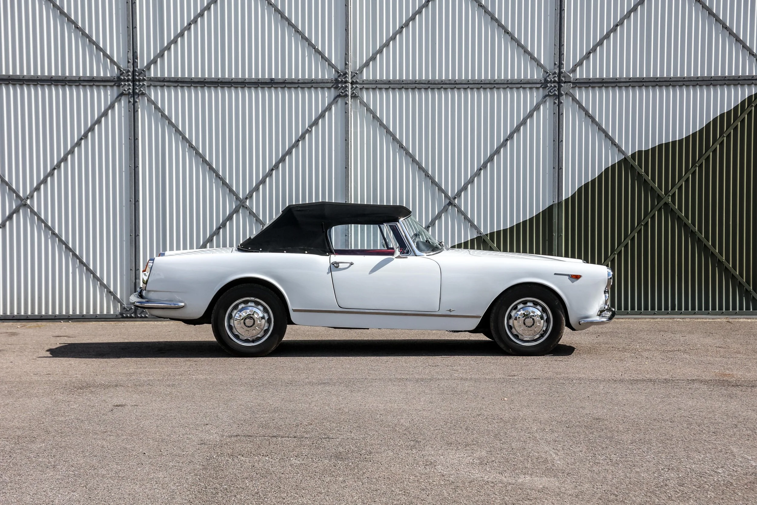 Alfa Romeo 2600-34.jpg