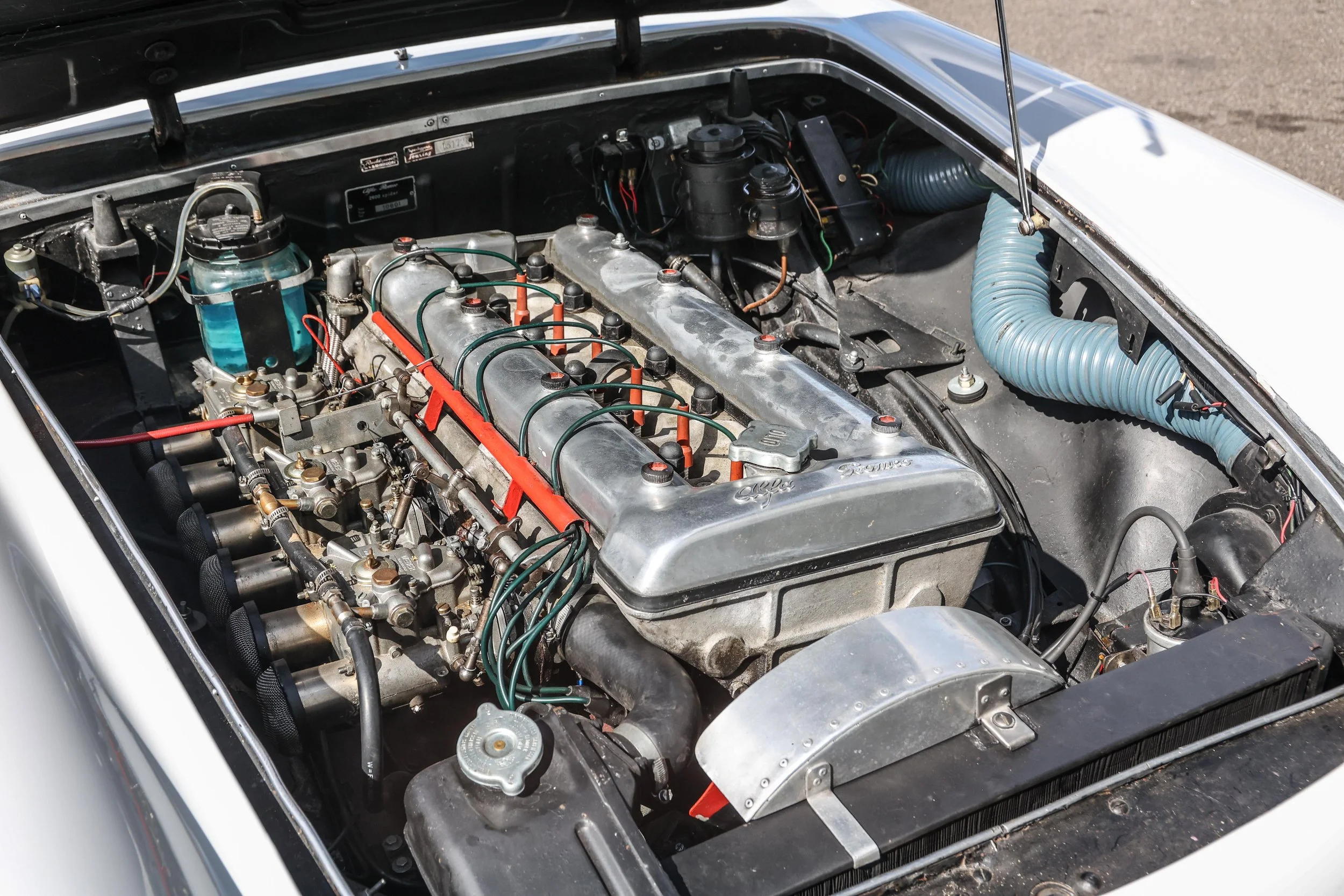 Alfa Romeo 2600-12.jpg