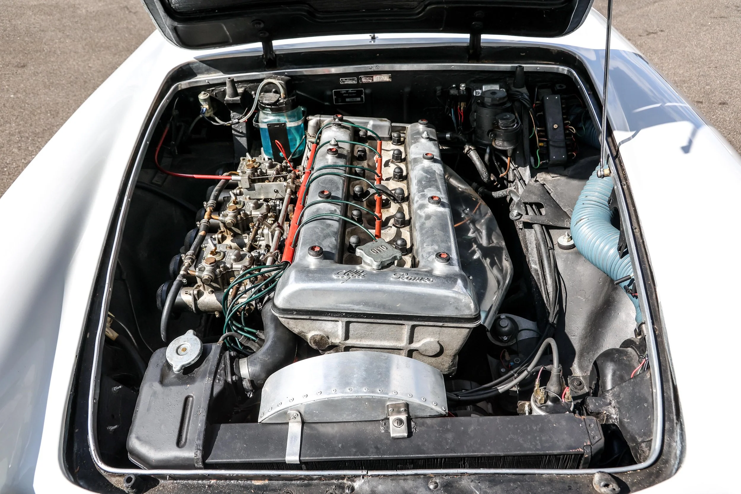 Alfa Romeo 2600-13.jpg