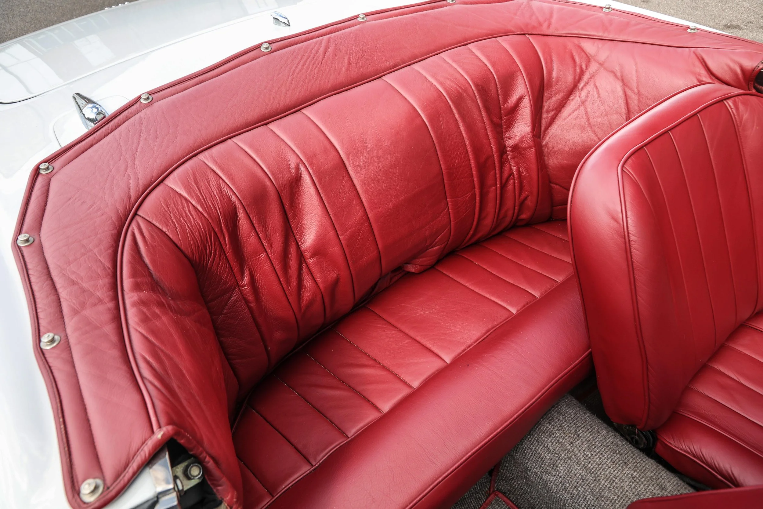 Alfa Romeo 2600-24.jpg