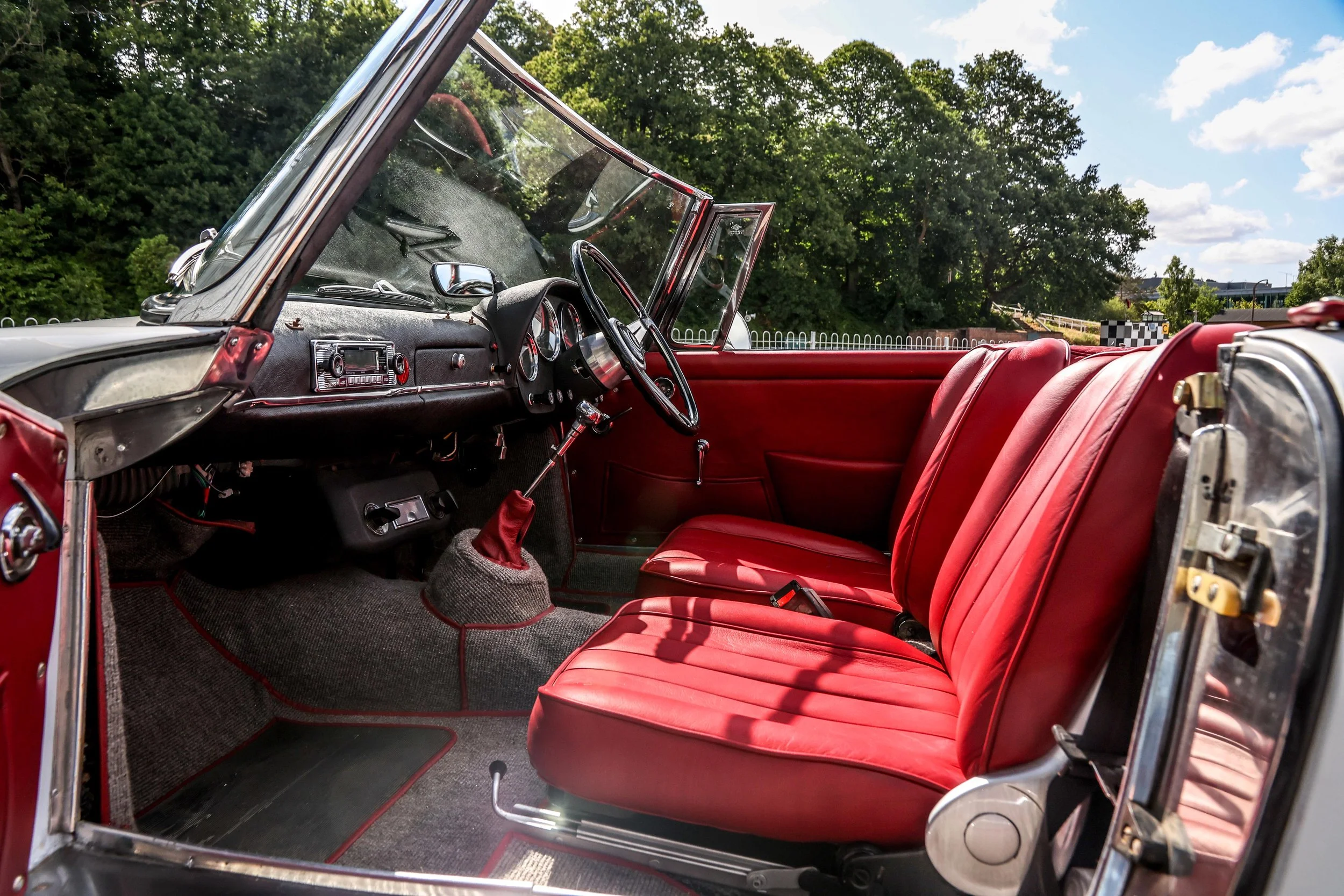 Alfa Romeo 2600-16.jpg