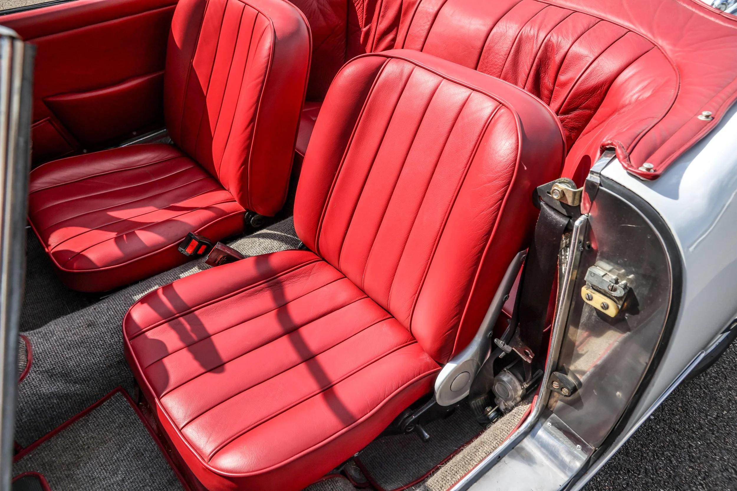 Alfa Romeo 2600-15.jpg