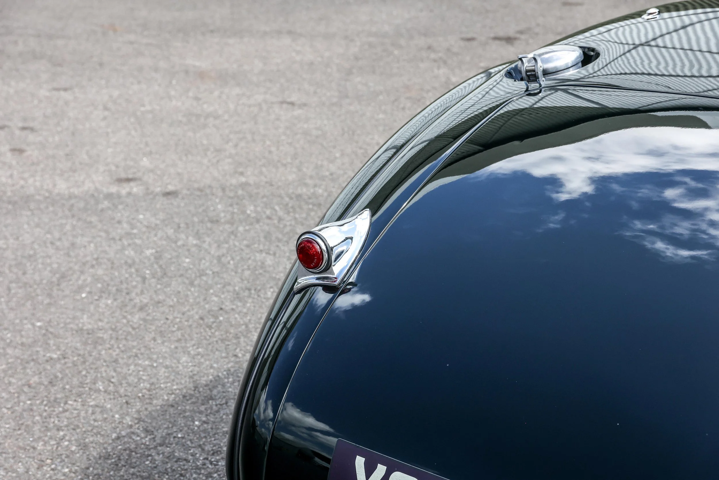 Jaguar XK 120-14.jpg