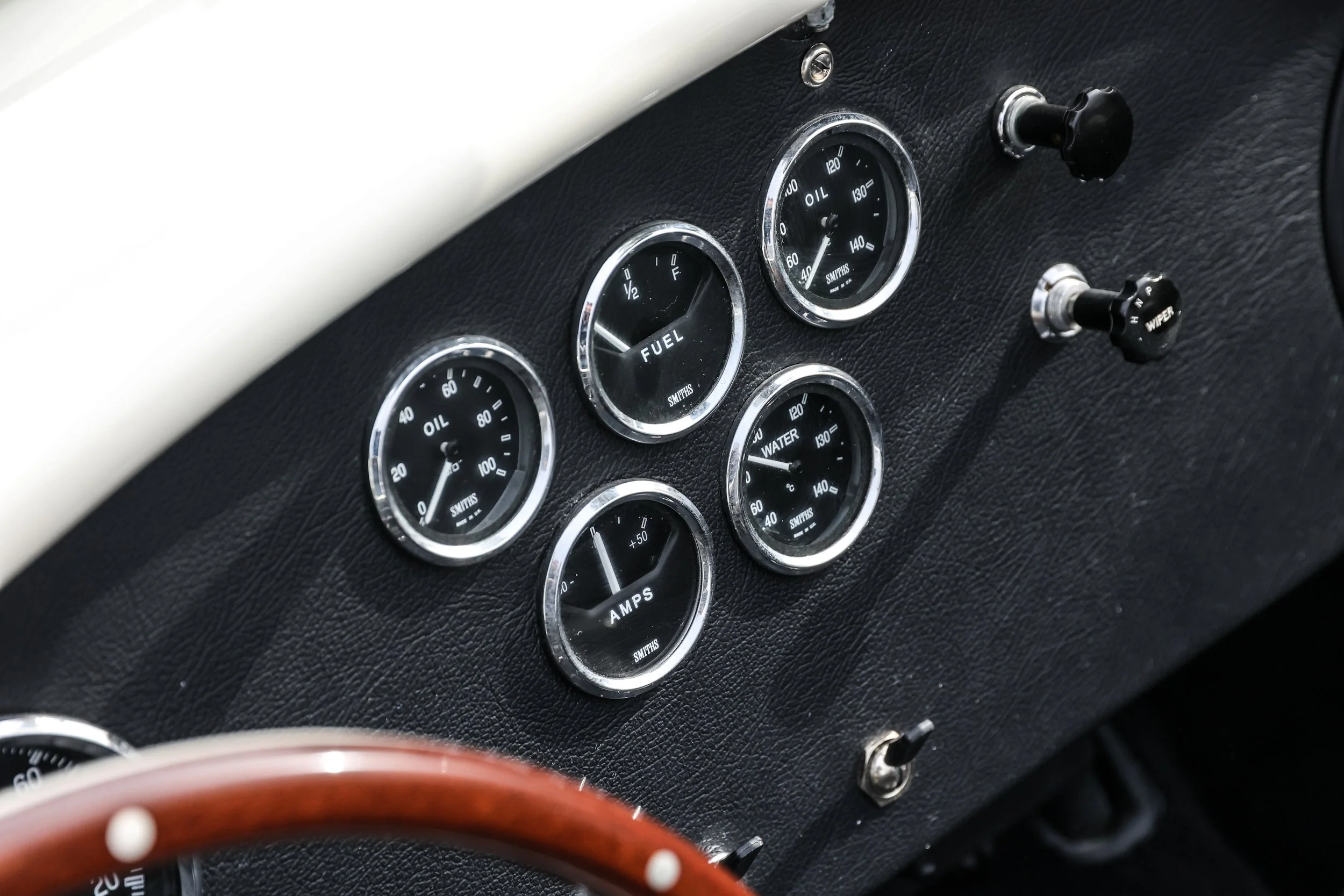 AC Cobra 427 -9.jpg