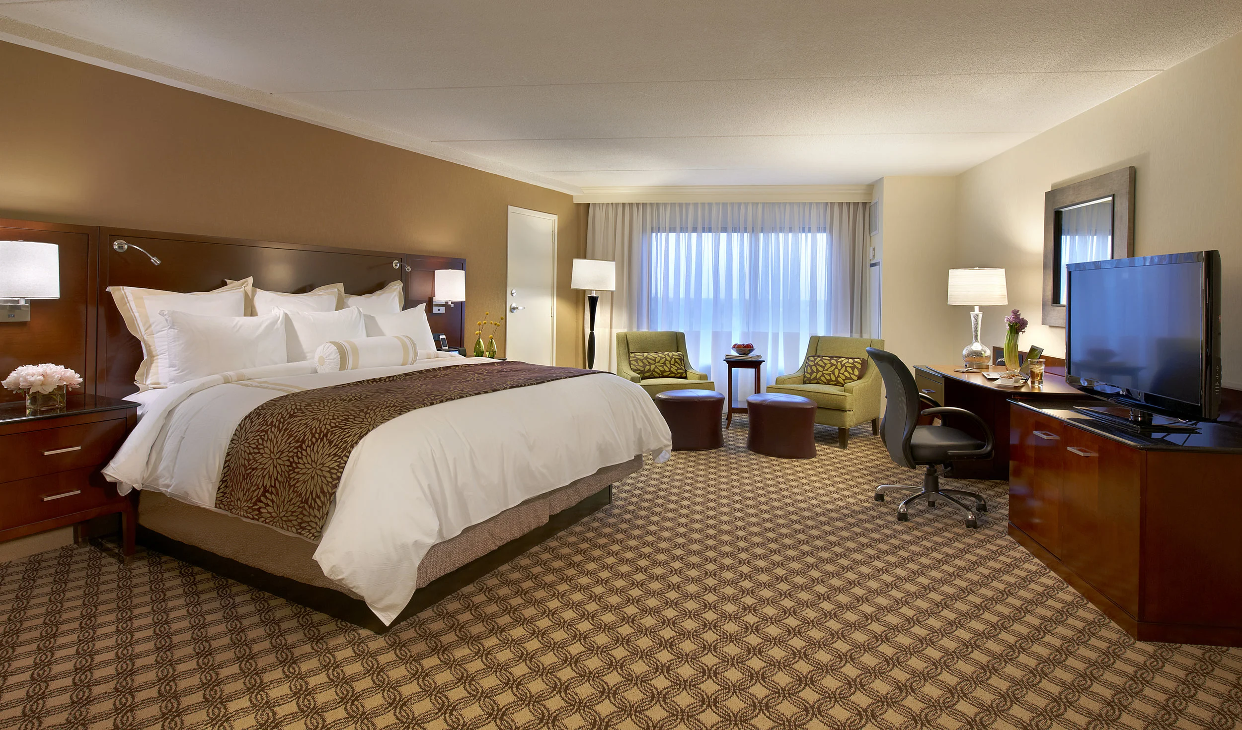 Marriott Naperville_Guest Room #1.jpg