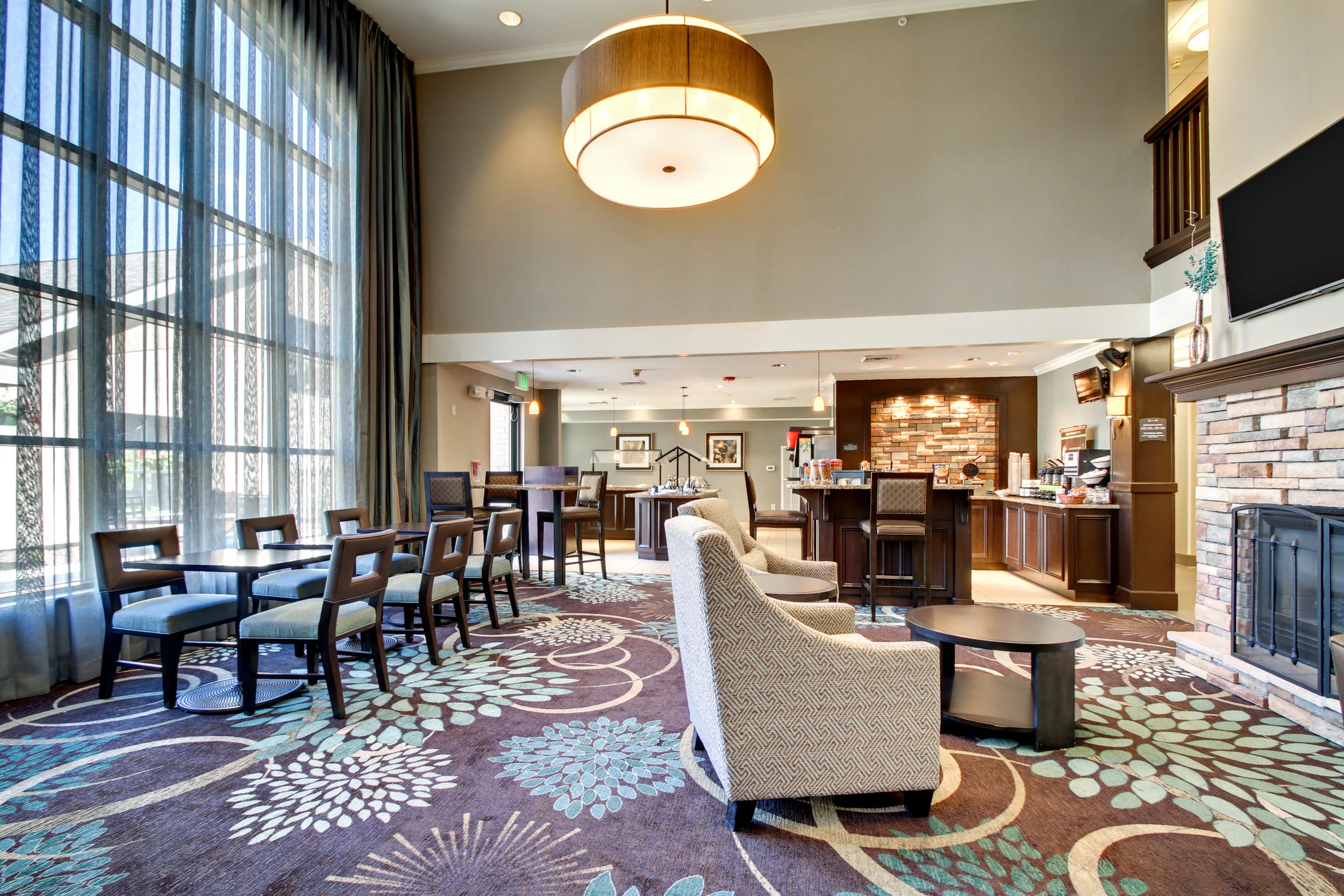 Dining Area 01.jpg