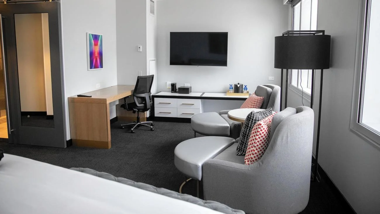 Deluxe Suite.jpg