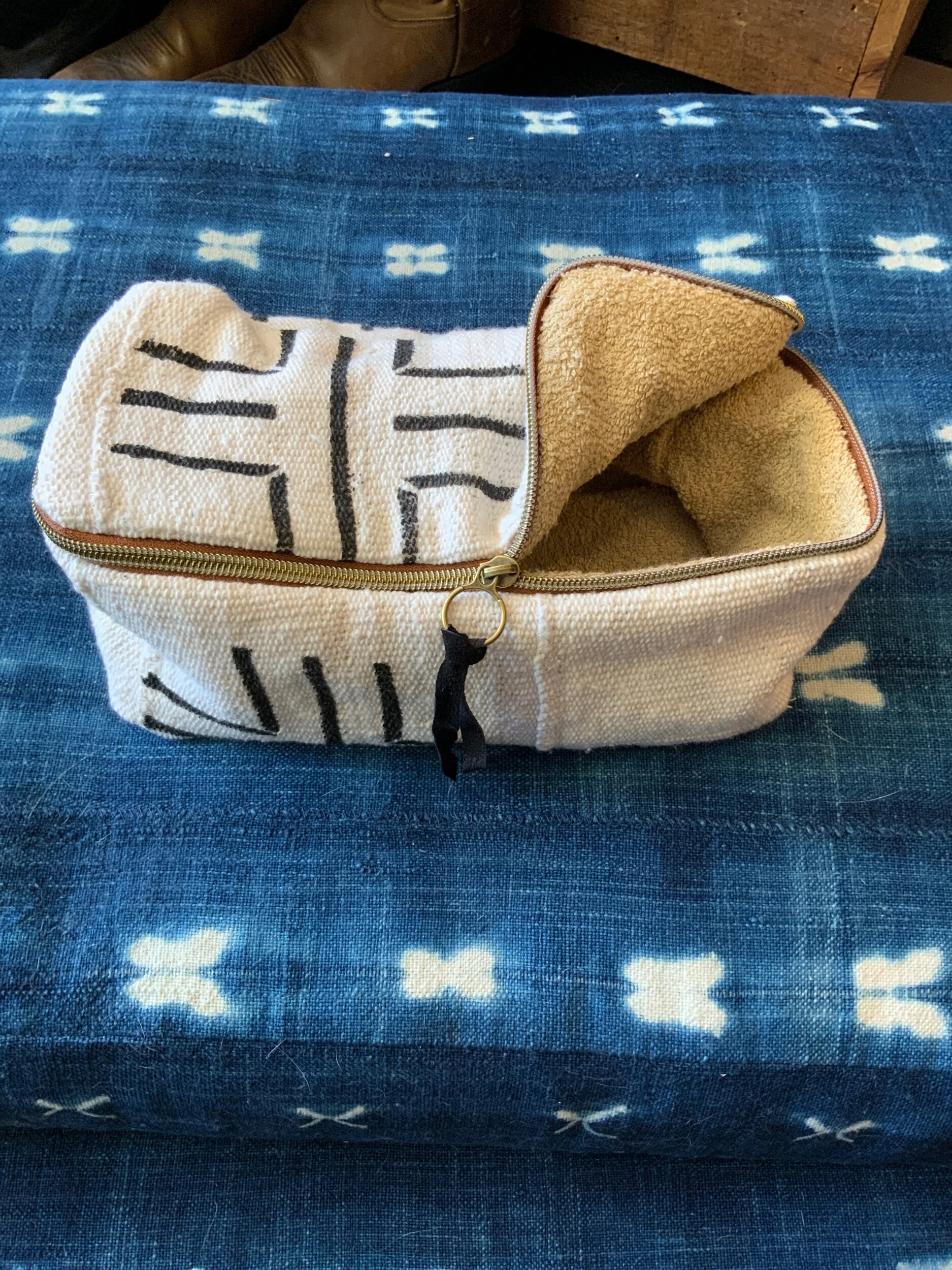 6A9BF06D-8E6F-42C2-AC14-B6A824A57B24