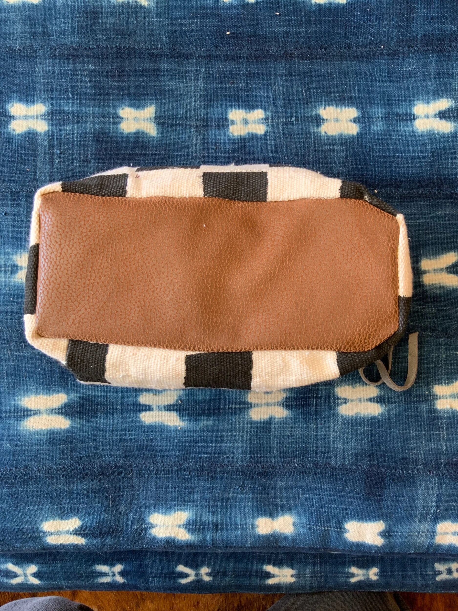 71D1B189-2E36-488E-A24B-62C7327F01E0