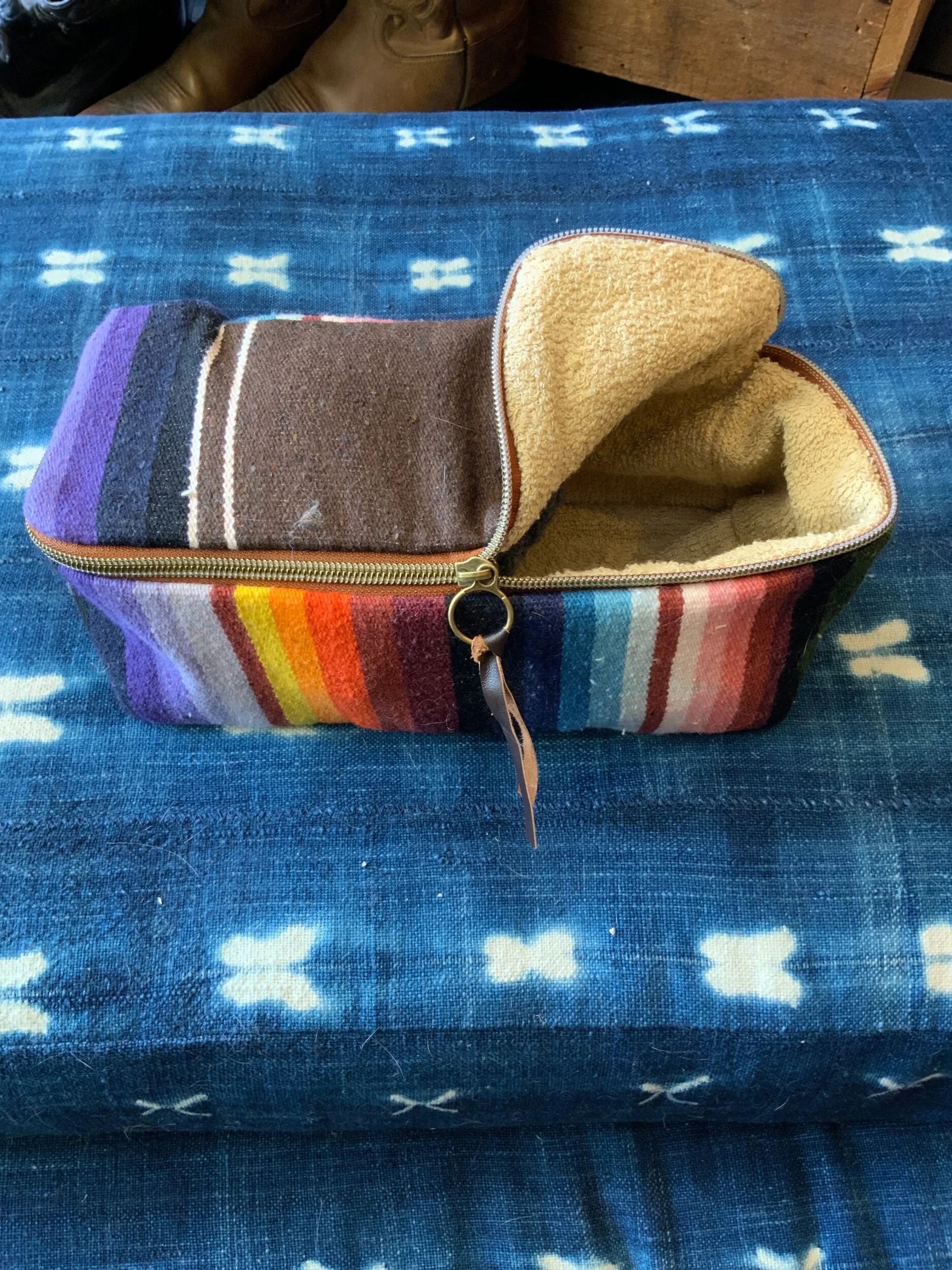 FA80B906-71A4-4E2F-A852-343D2C43BEA1