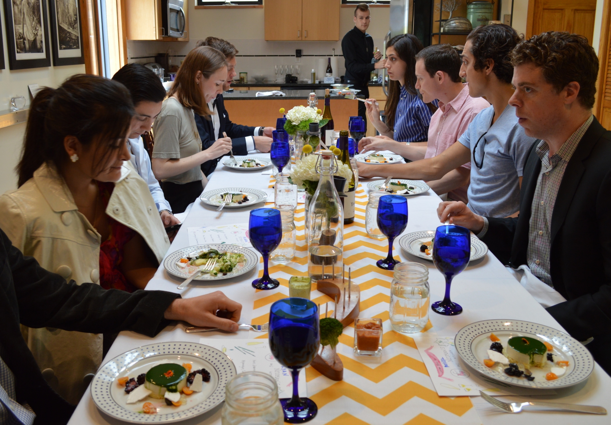 Members and guests enjoying lunch