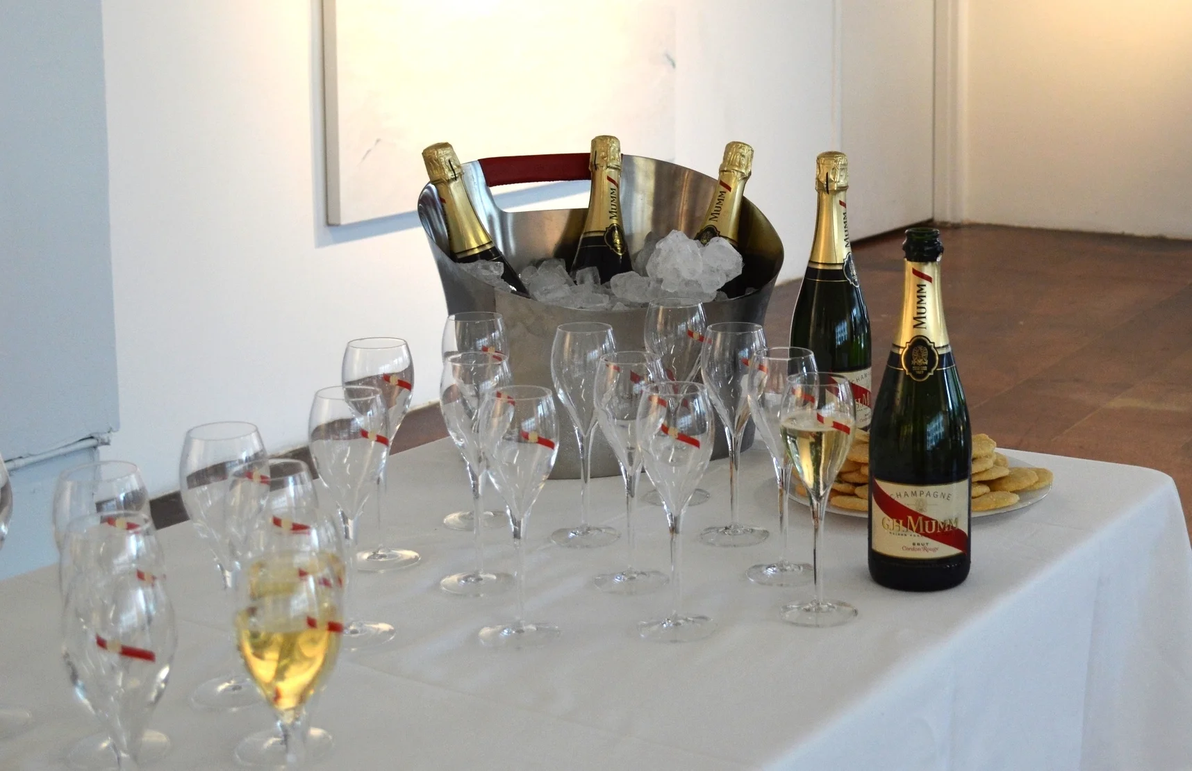 GH Mumm champagne