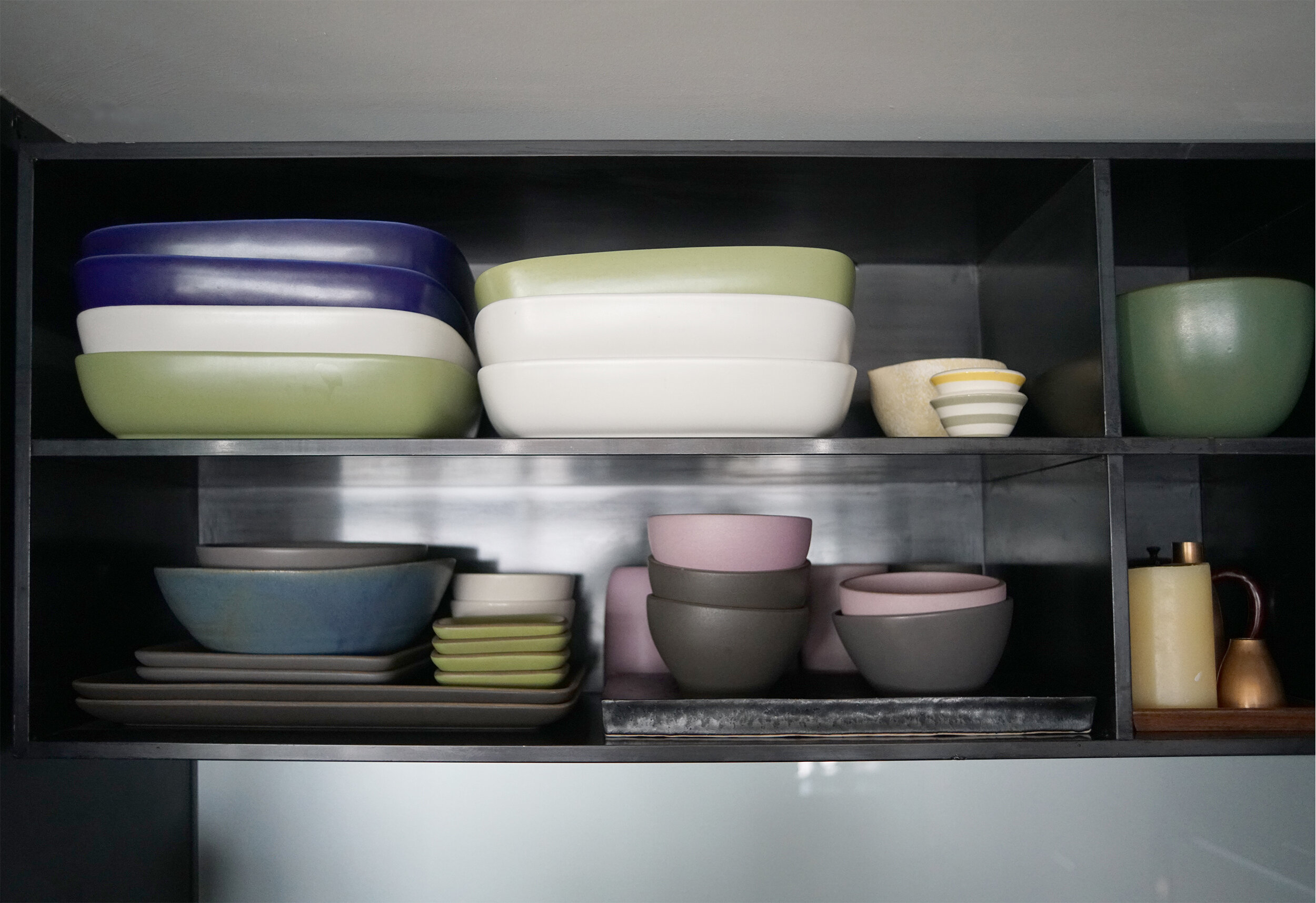 IntraMuros-web-seoul-_0010_detail of kitchen shelf.jpg