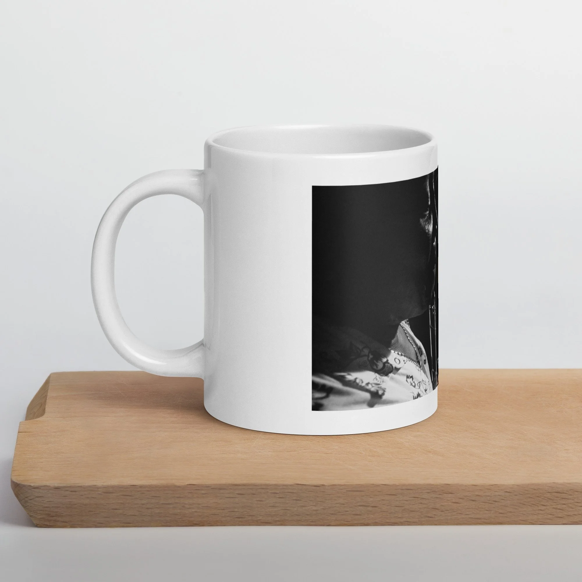 white-glossy-mug-white-20-oz-cutting-board-6acf69720ffbb.jpg