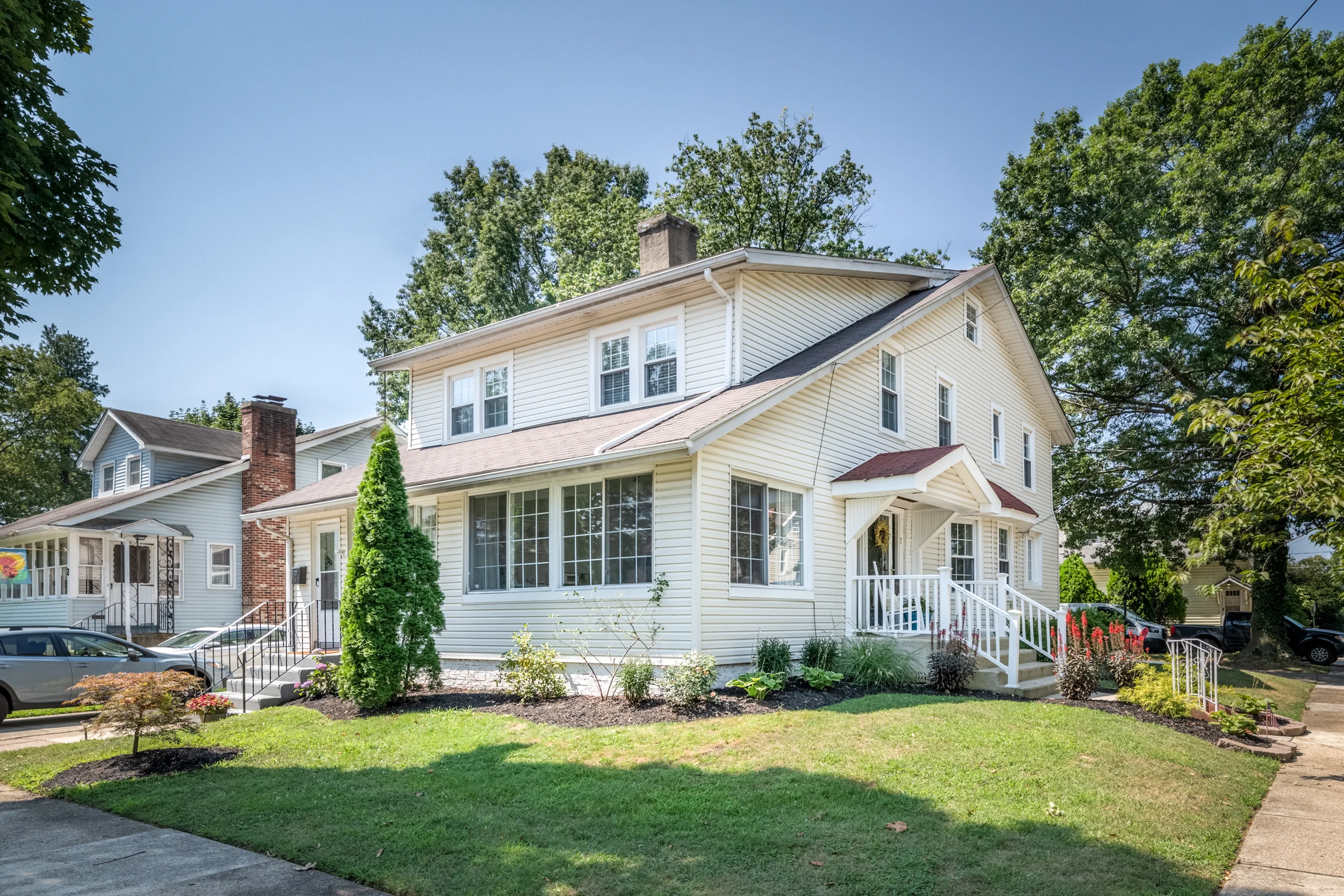 7LakeshoreDr_Exterior_1.jpg