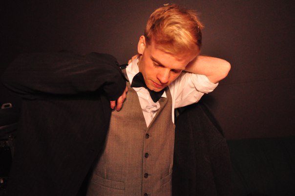 Chris Sherley - a&nbsp;suaver artist mainstay