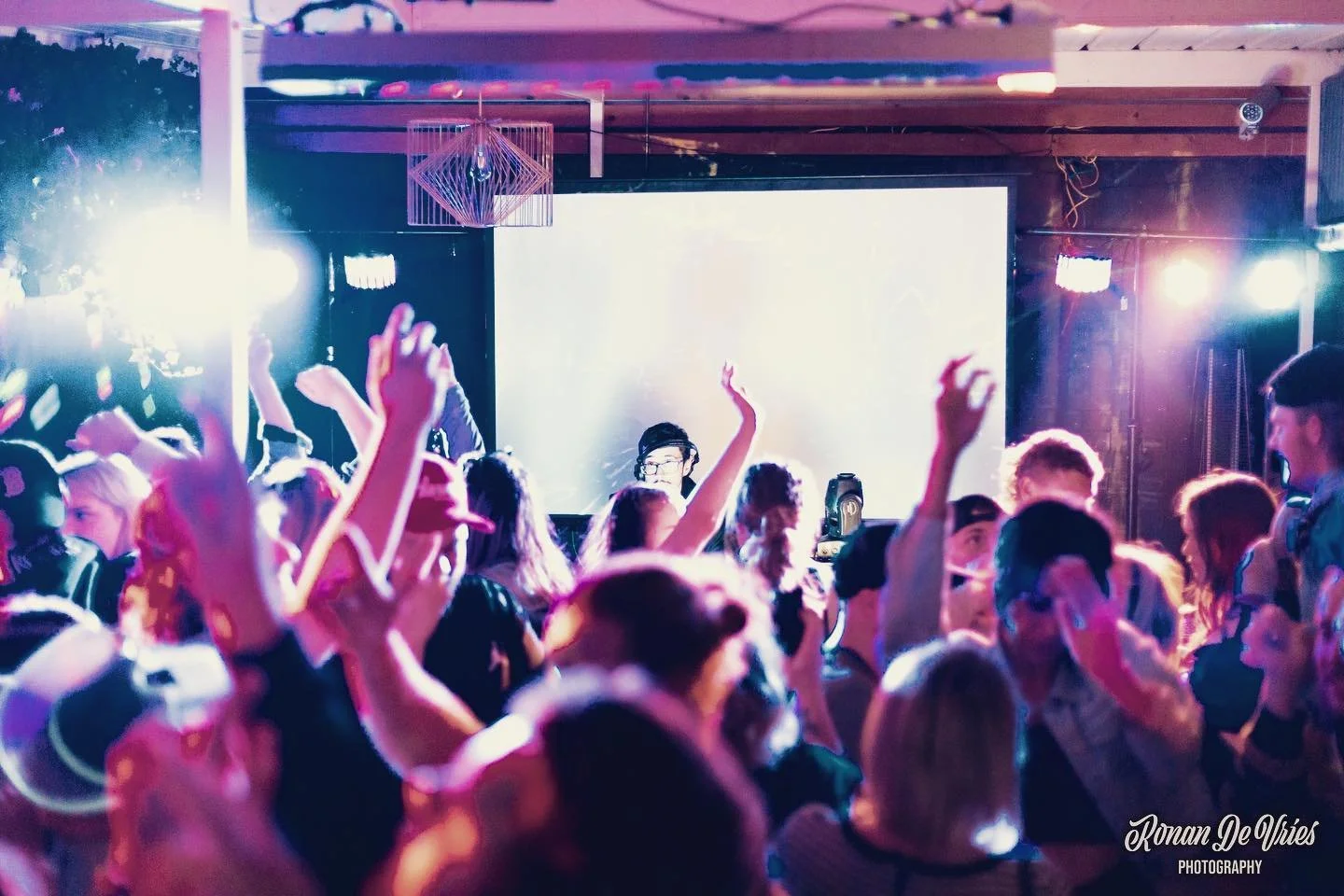 Jum Wubble is a wedding and corporate DJ from Lithgow