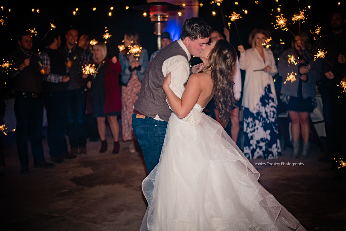 Kaleigh+&+Chris+-+Rancho+Victoria+Vineyards+-+Sacramento+Wedding+Photographer+-+Ashley+Teasley+Photography+--1.jpg