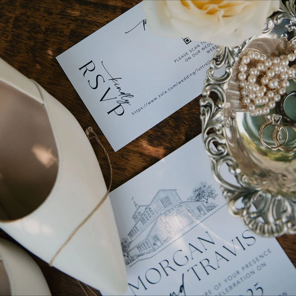 Wedding days are full of beautiful details, but the core memories - those are truly priceless! 🥂

Photographer @mountaintime_photo 
Venue @river_highlands_ranch 
Caterer A Fam Affair Catering
Ceremony &amp; Personal Florals  @foothillflowers1966 
Mu