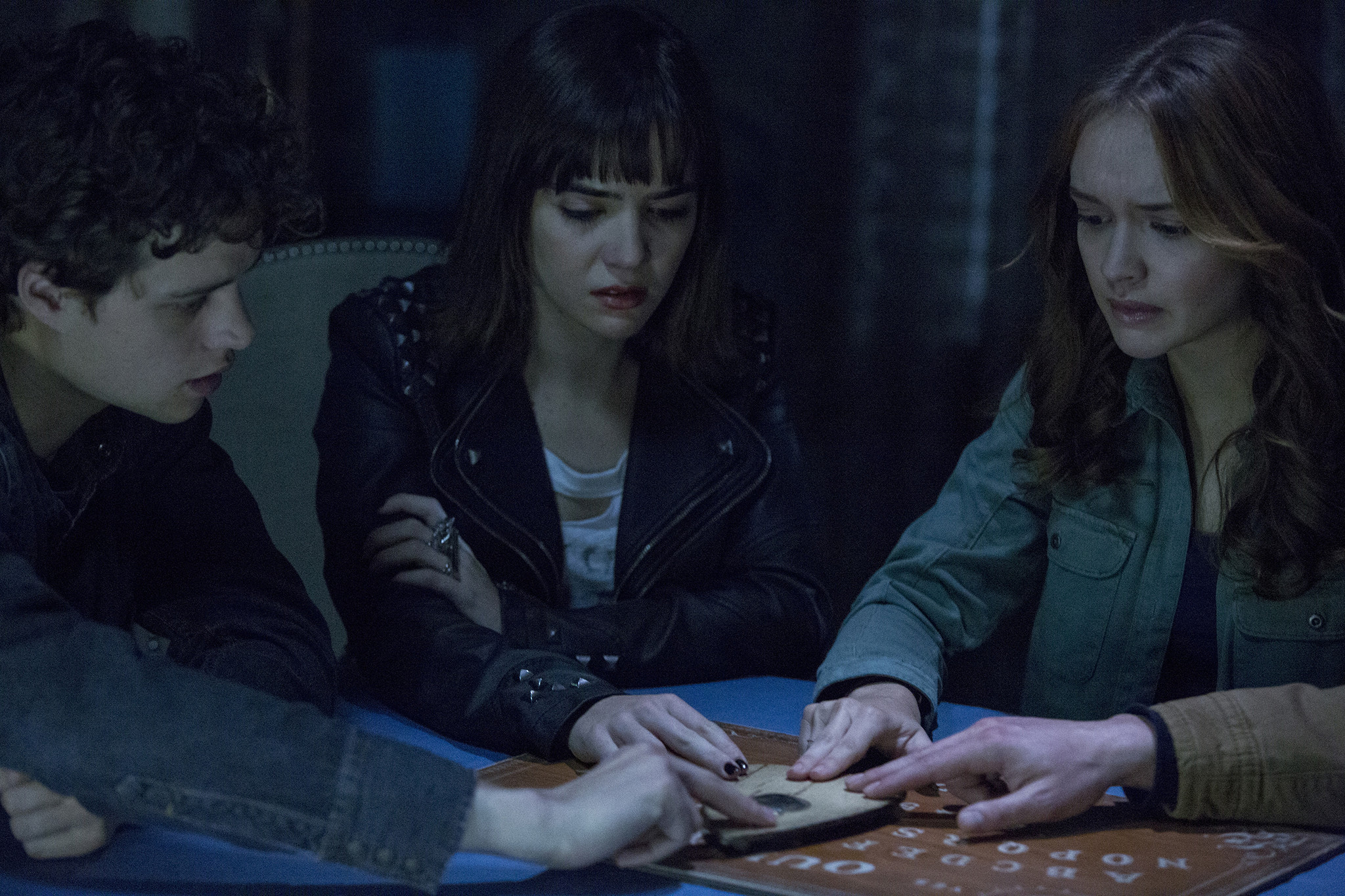 la-et-mn-ouija-movie-review-20141024.jpg